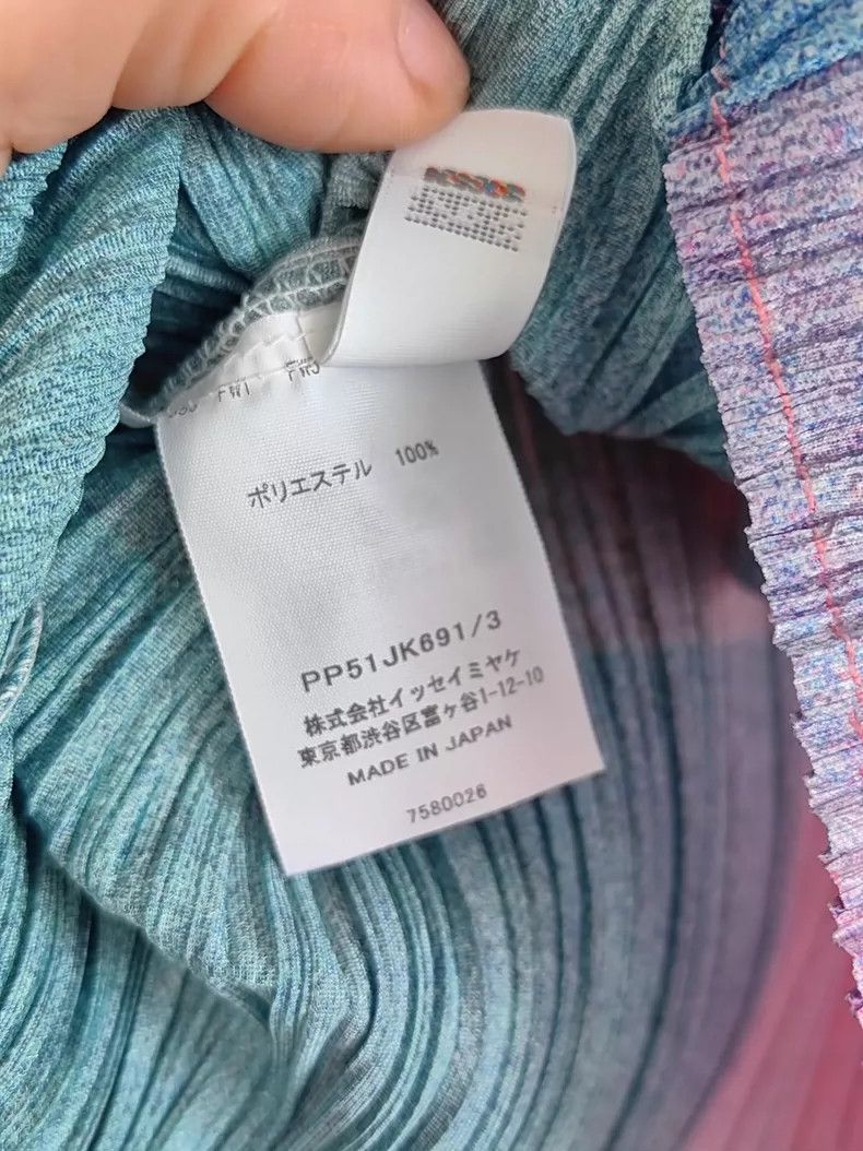 Issey Miyake Issey Miyake size:3 Light blue rainbow photon Mosaic top Size S / US 4 / IT 40 - 6 Thumbnail