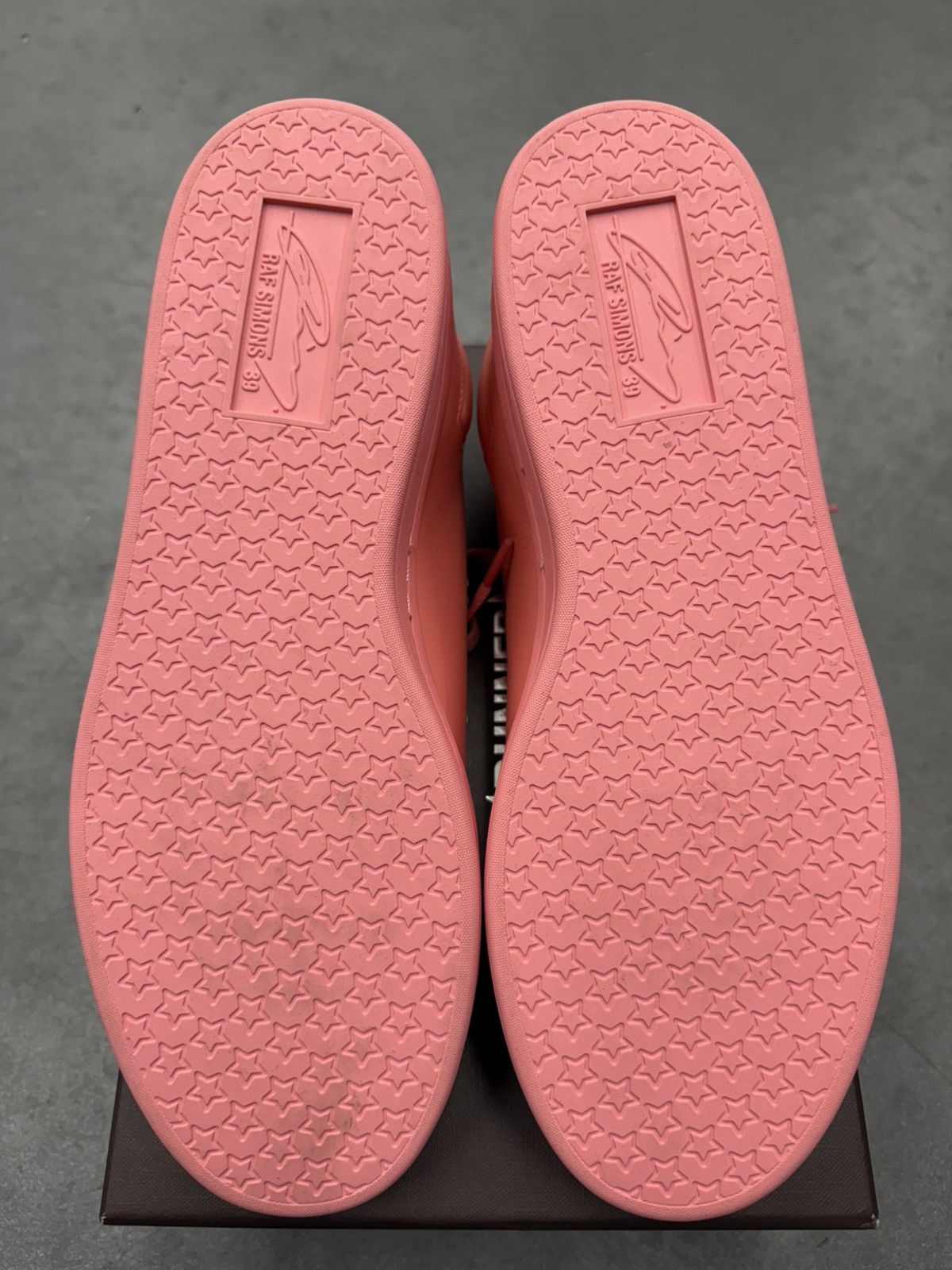 Raf Simons Raf Simons Orion Strawberry Ice Size 39 / US Size 6 Size US 6 / EU 39 - 11 Thumbnail