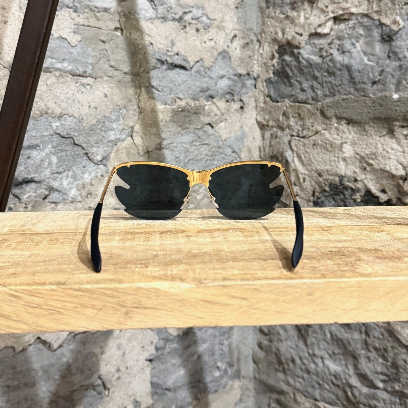 Louis Vuitton Louis Vuitton Z1235E Bohemian Vuittony Shield Sunglasses Size ONE SIZE - 6 Thumbnail