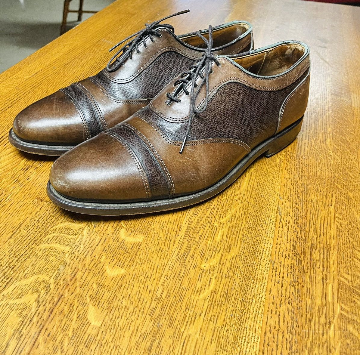 Allen Edmonds Allen Edmonds “Windhall” Men’s Brown Oxfords Dress Shoes Size US 10 / EU 43 - 2 Thumbnail