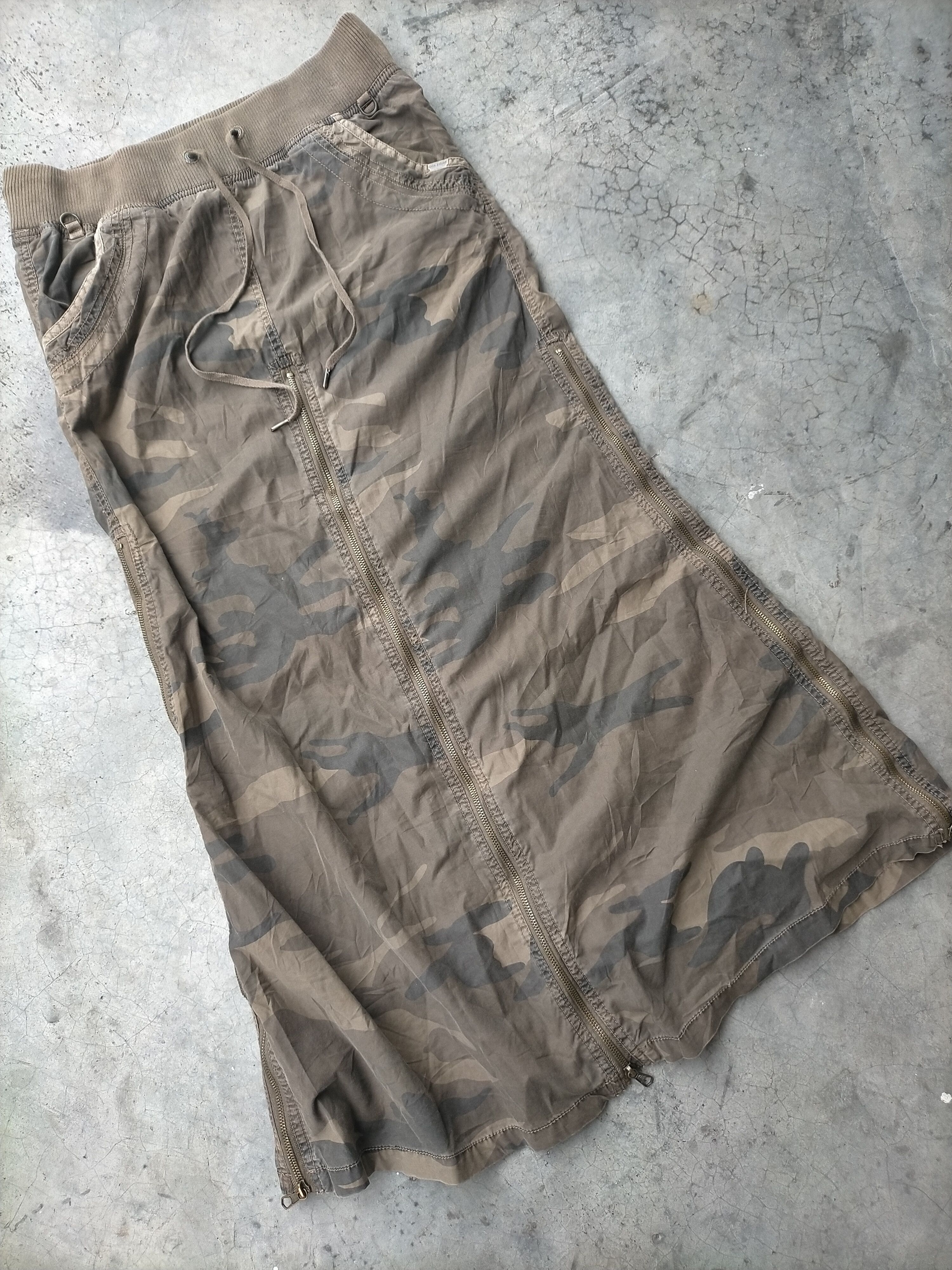 GOA Vintage Goa Multi Zipper Camo Skirts Size 31" - 4 Thumbnail