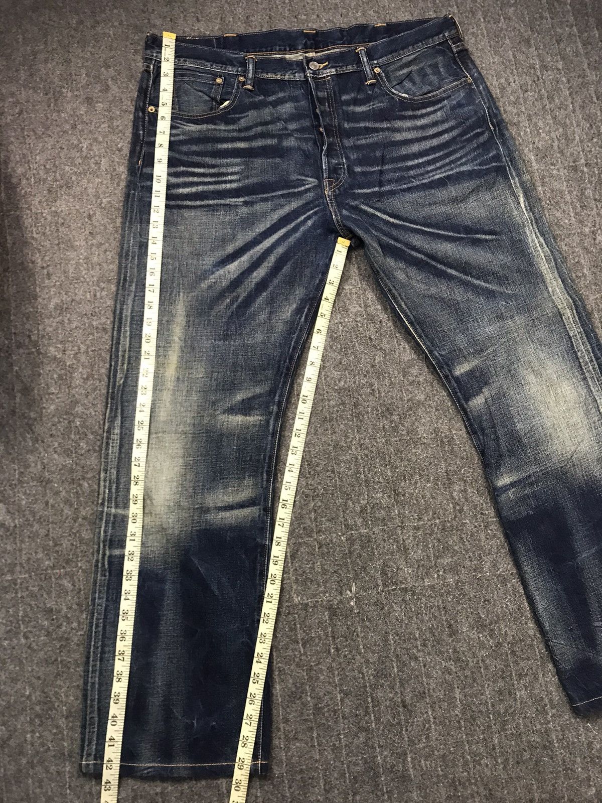 Levi's Vintage Clothing Levi's Lot 501 Button Fly Natural Faded Whisker Denim Jeans Size US 40 / EU 56 - 14 Thumbnail