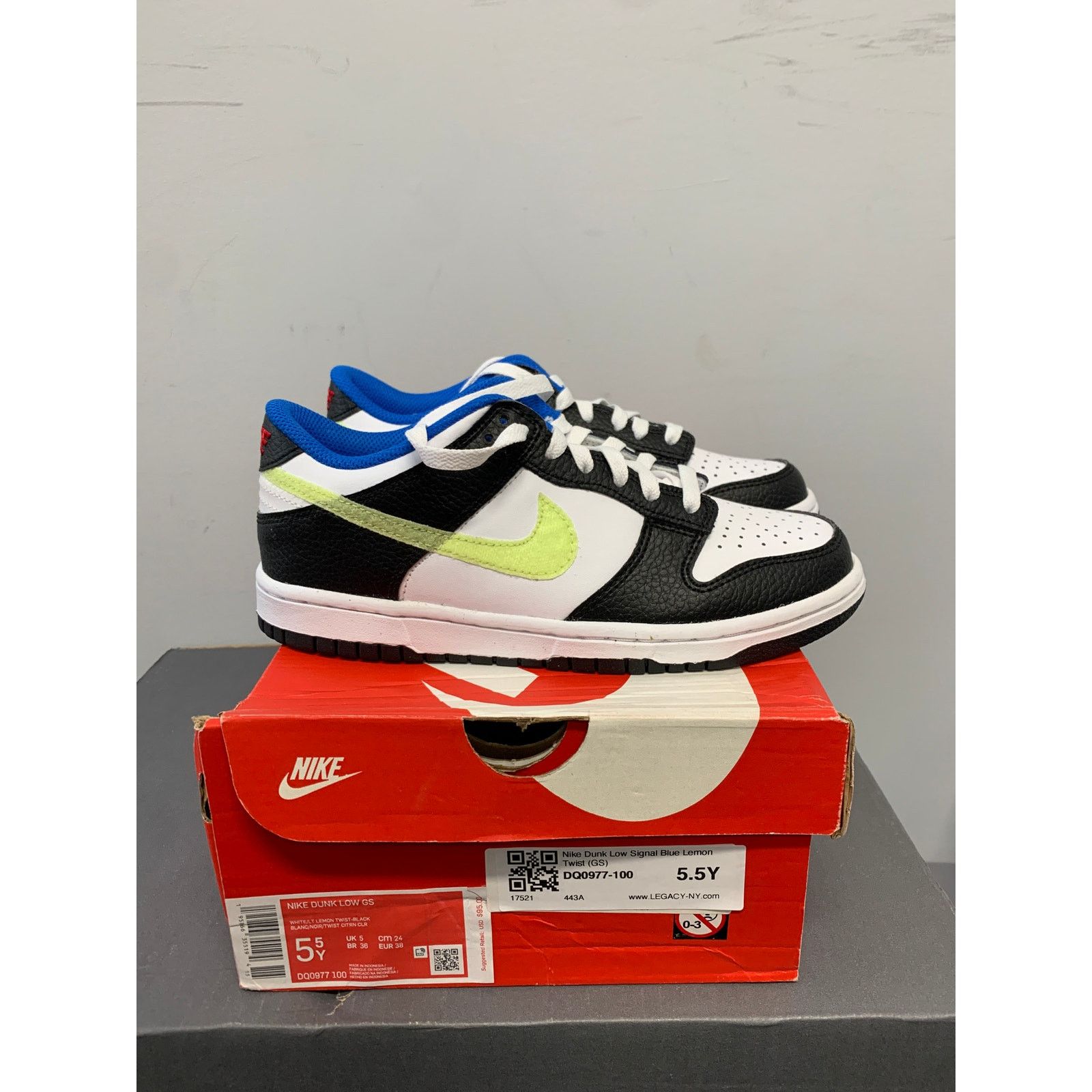 Nike Nike Dunk Low Signal Blue Lemon Twist GS Size 5.5 NEW Size US 5.5 / EU 38 - 1 Thumbnail