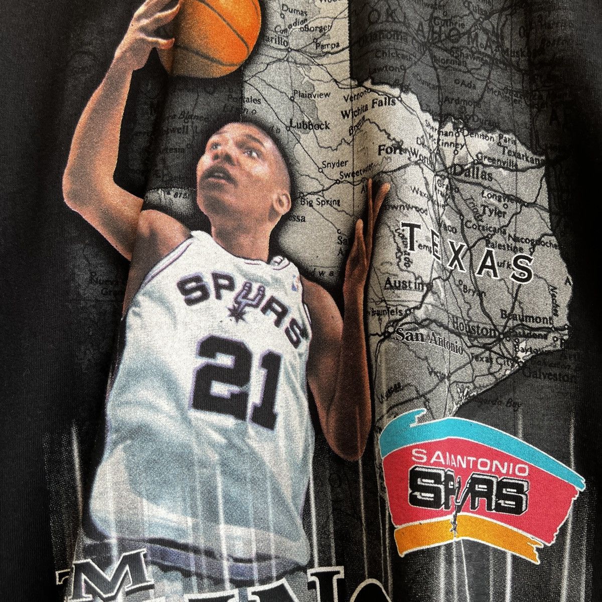Fruit Of The Loom × NBA × Vintage VTG ‘90s Tim Duncan San Antonio Spurs Basketball Tee Shirt Size US L / EU 52-54 / 3 - 6 Thumbnail