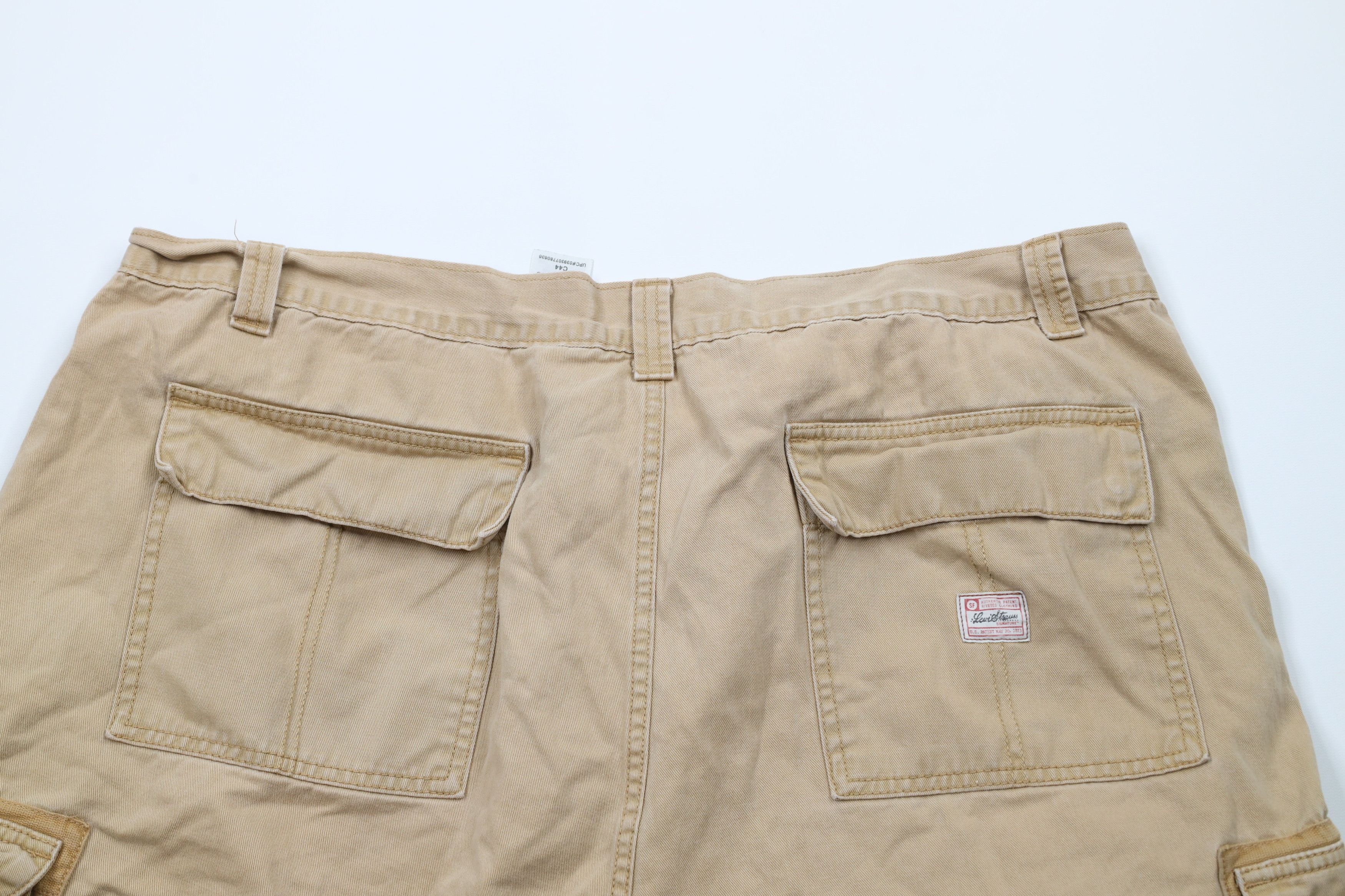 Levi's × Vintage Vintage Y2K 2004 Levis Faded Baggy Fit Cargo Shorts Beige Size US 44 / EU 60 - 10 Thumbnail