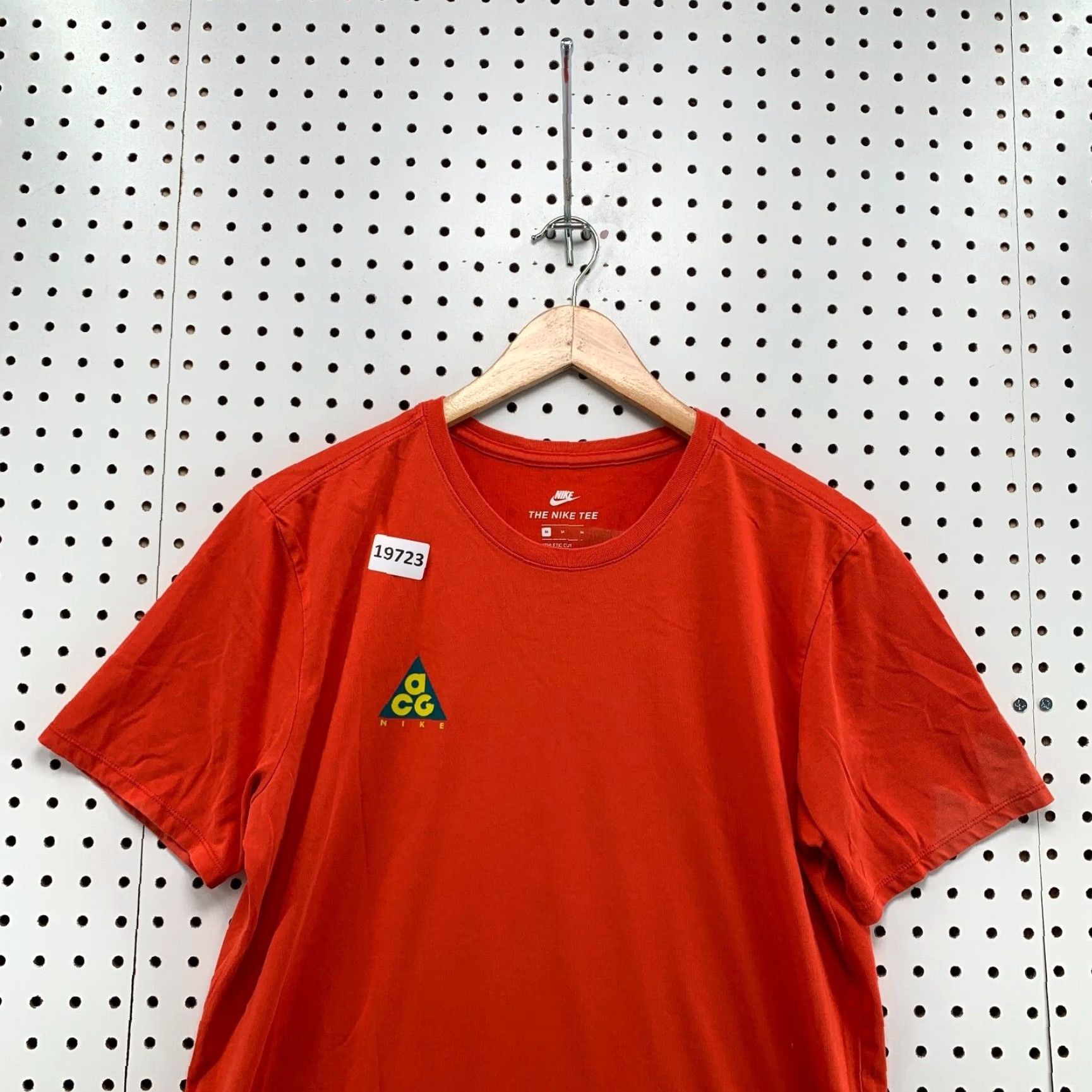 Nike VINTAGE Nike ACG Shirt Orange "We Out There" Adult Medium Short Sleeve 20.5x27.5 Size US M / EU 48-50 / 2 - 2 Thumbnail