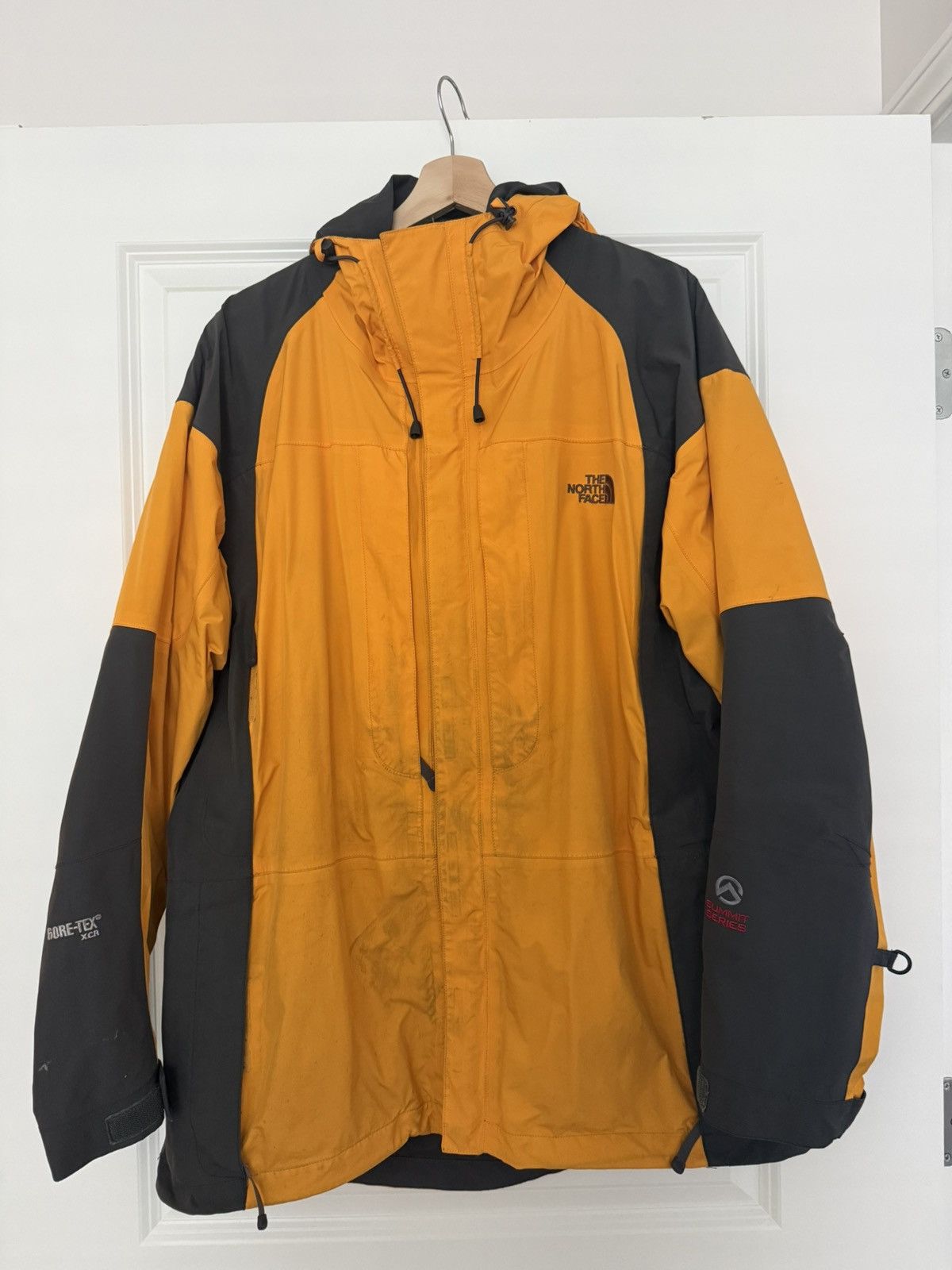 The North Face THE NORTH FACE SUMMIT SERIES GORTEX JACKET YELOW Size US L / EU 52-54 / 3 - 1 Thumbnail