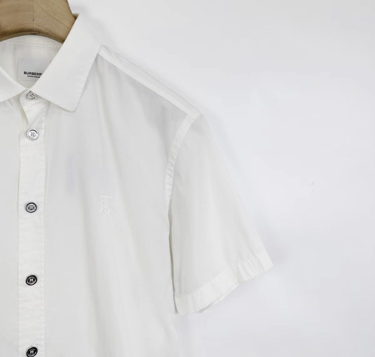 Burberry Burberry White Chest Embroidered Logo Short Sleeve Shirt K12 Size US M / EU 48-50 / 2 - 5 Thumbnail