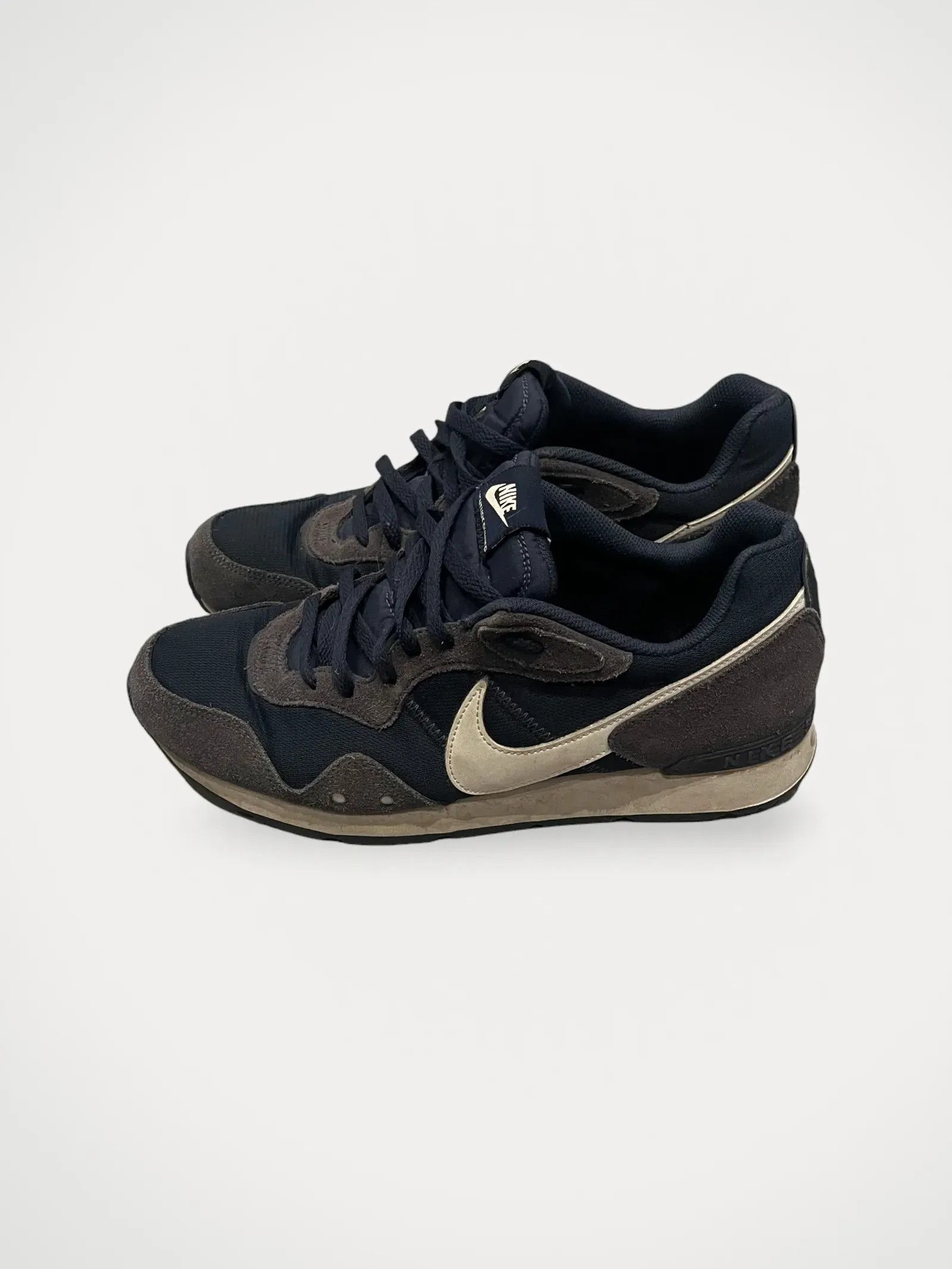 Nike Nike Sneakers Size US 12 / EU 45 - 1 Thumbnail