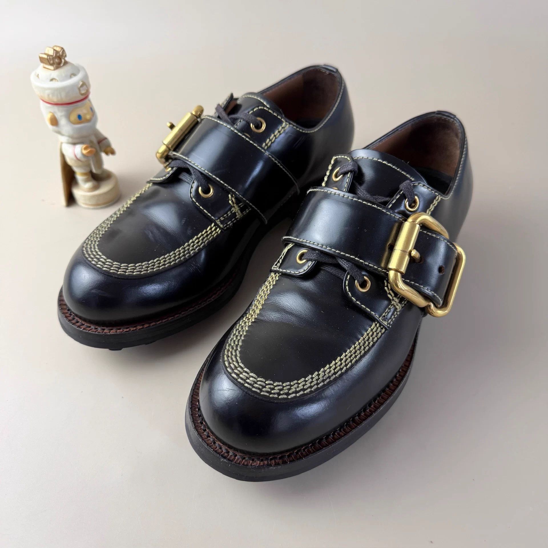 Prada Prada Black Gold Lock Platform Loafer 37 Mint Size US 6 / IT 36 - 1 Thumbnail