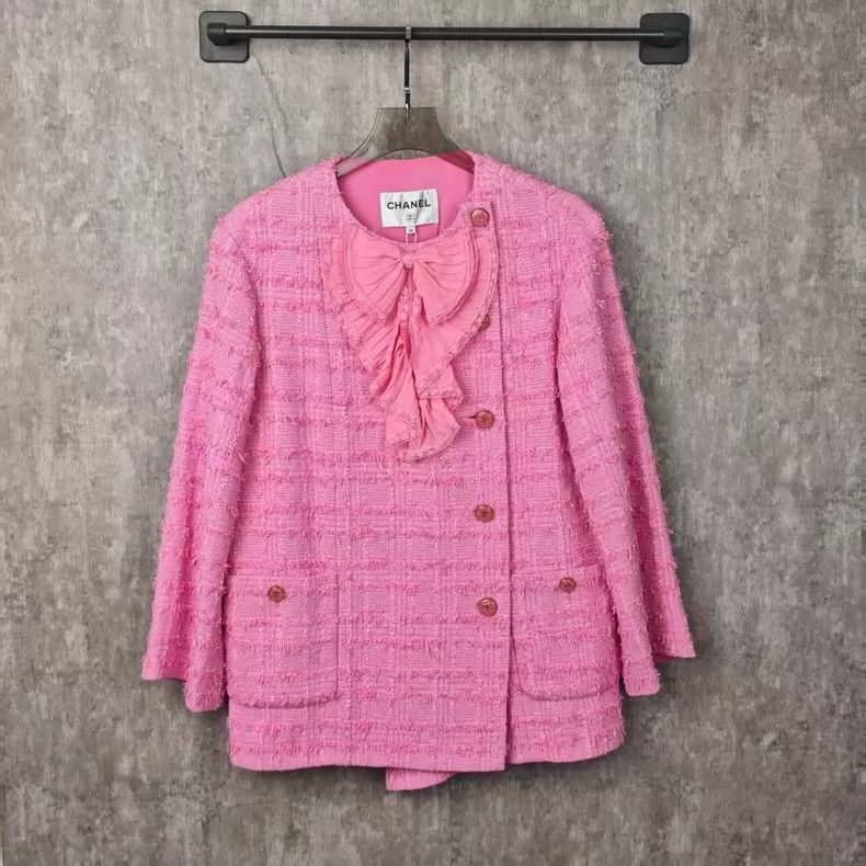 Chanel Chanel 23c early spring butterfly pink jacket Size XS / US 0-2 / IT 36-38 - 1 Thumbnail