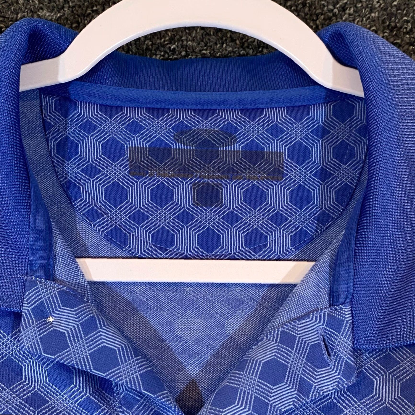 Vintage Hunt Valley Polo Mens M/L Blue Geometric Course Golf Shirt S/S Greg Norman Size US M / EU 48-50 / 2 - 2 Thumbnail
