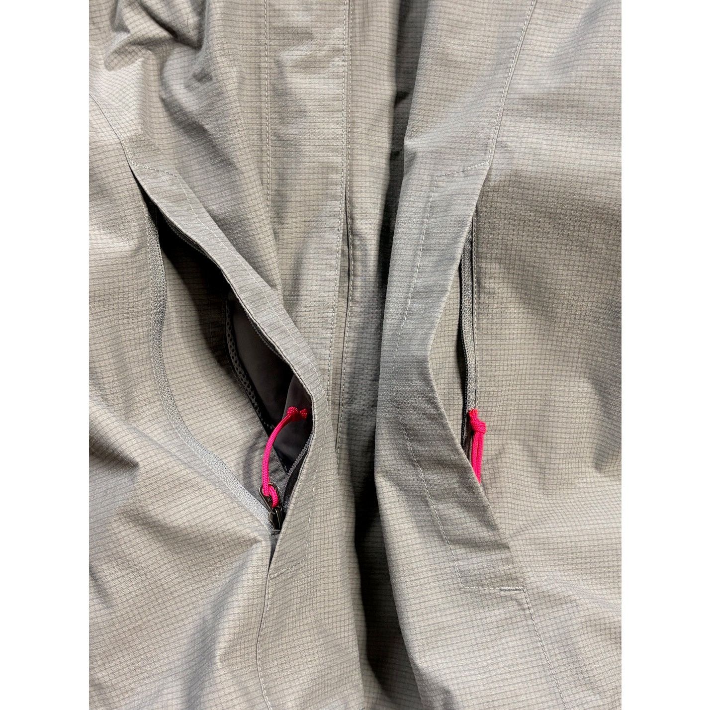 The North Face The North Face HyVent Women's Gray Rainjacket Windbraker Size M / US 6-8 / IT 42-44 - 4 Thumbnail