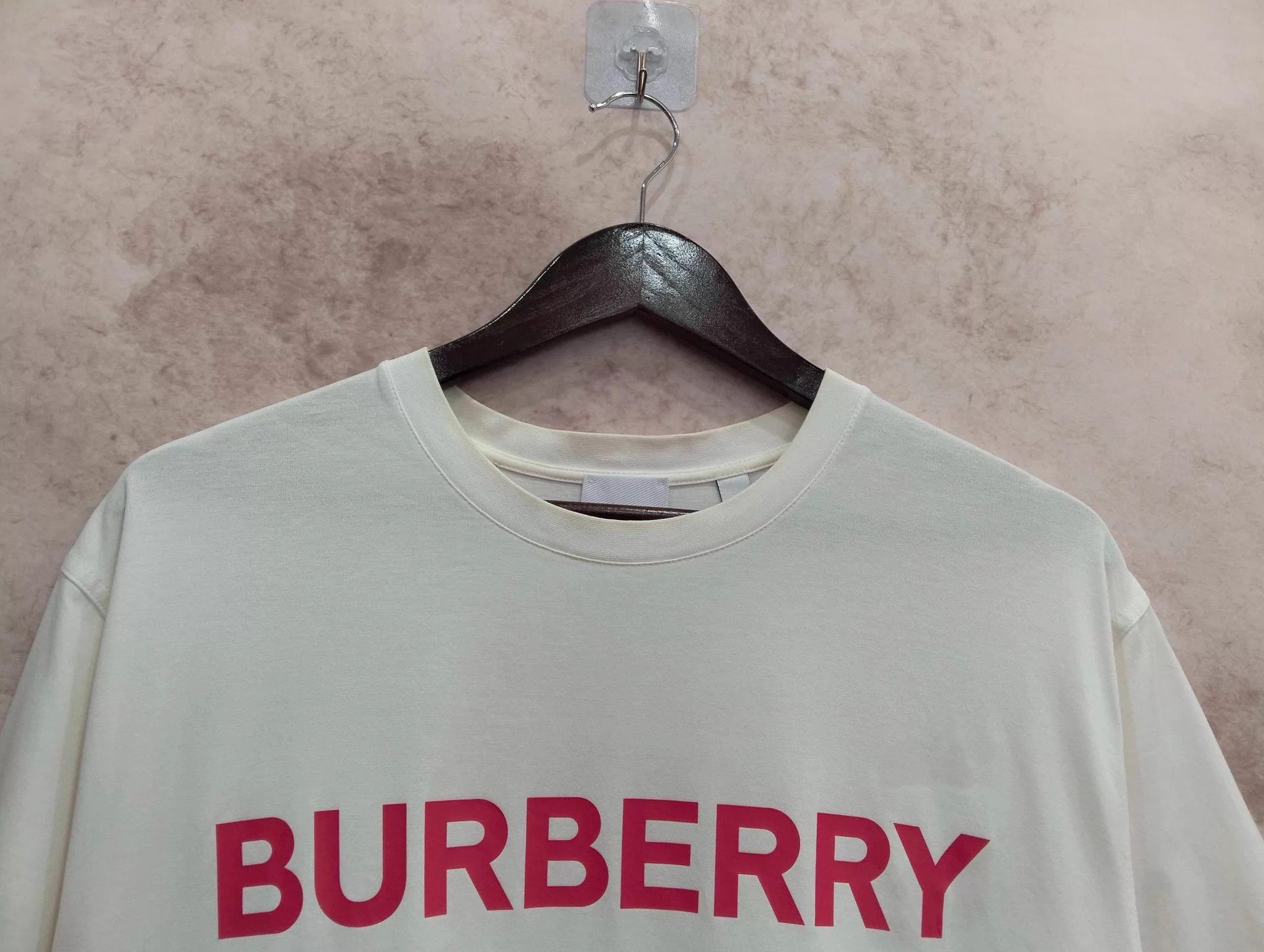 Burberry Burberry Logo Letter Short Sleeve Tee L Size US L / EU 52-54 / 3 - 3 Thumbnail