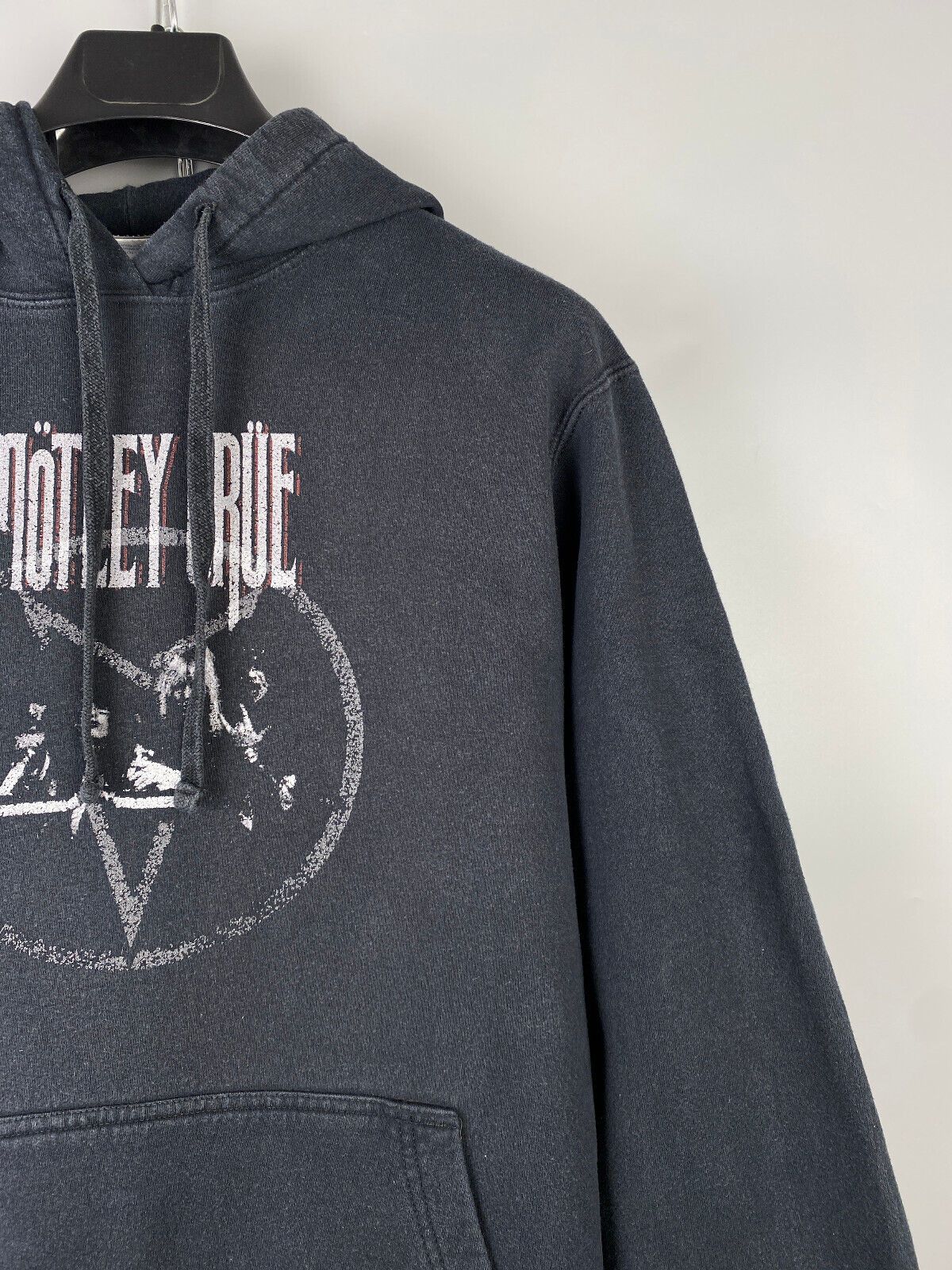 Band Tees × Vintage Vintage Motley Crue Rock Band Metal Faded Hoodie Size US M / EU 48-50 / 2 - 5 Thumbnail