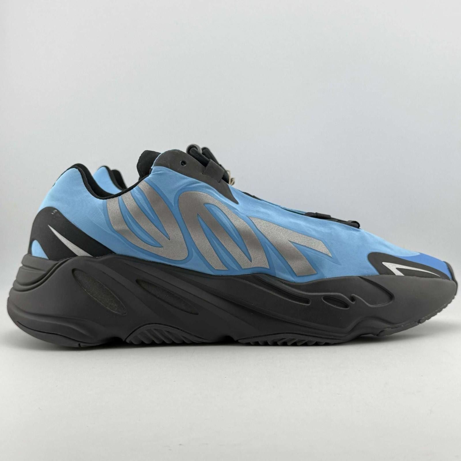 Adidas Adidas Yeezy 700 MNVN Bright Cyan US 9 New with Box GZ3079 Size US 9 / EU 42 - 4 Thumbnail