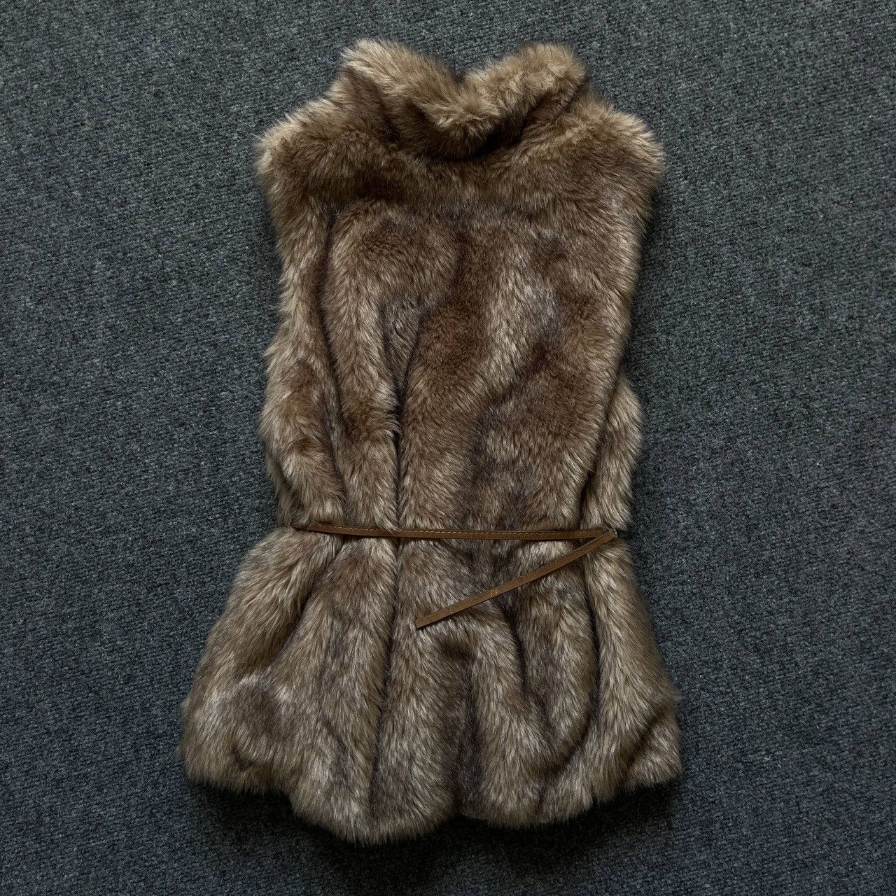 Le Grande Bleu (L.G.B.) VTG Zara Women’s Faux Fur Vest Size XS Hype Trend Staff Pick Size XS / US 0-2 / IT 36-38 - 6 Thumbnail