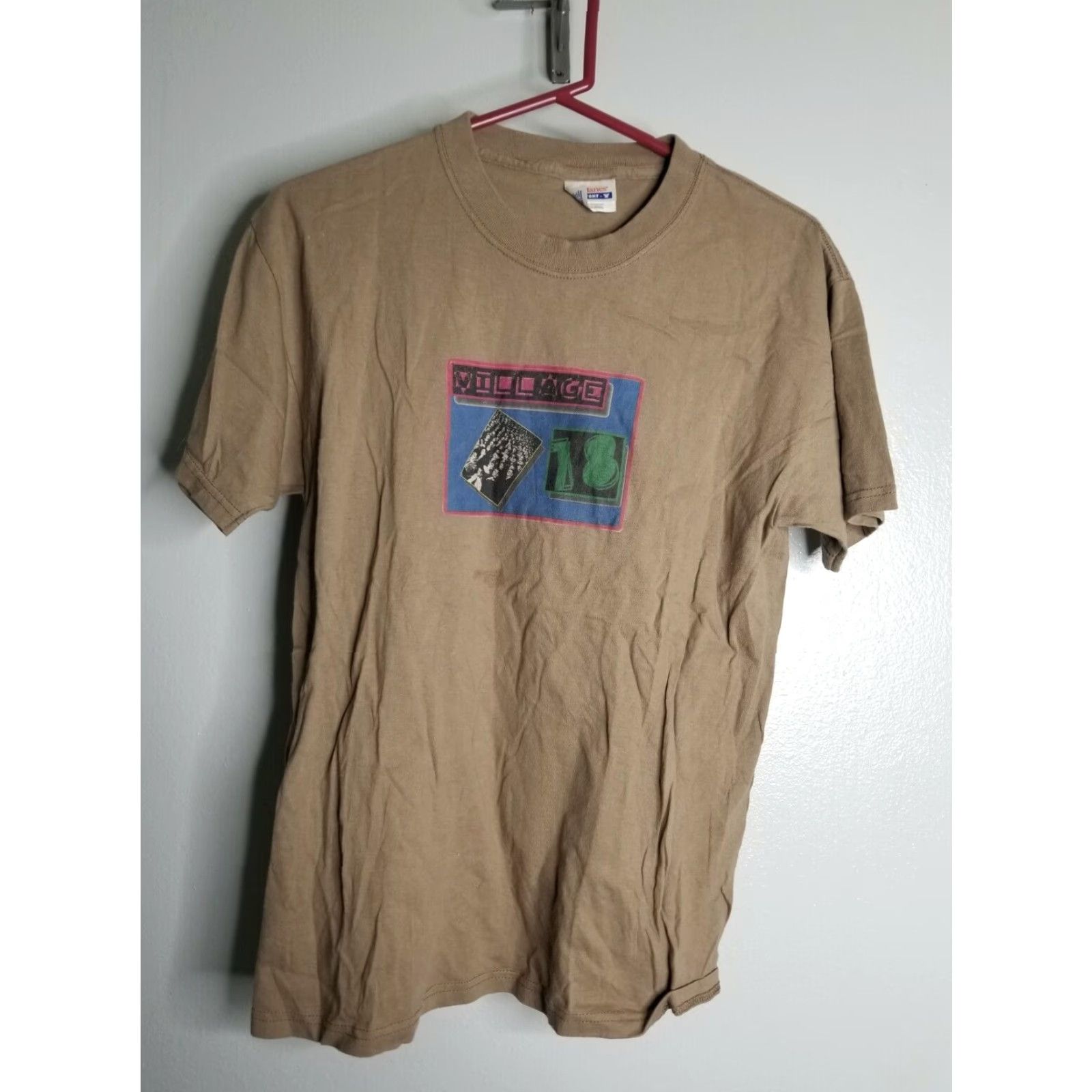 Hanes Hanes Retro T-Shirt Village 18 Movie THEATRE Mens M Brown Short Sleeve Crew Neck 100% Cotton Size US M / EU 48-50 / 2 - 2 Thumbnail