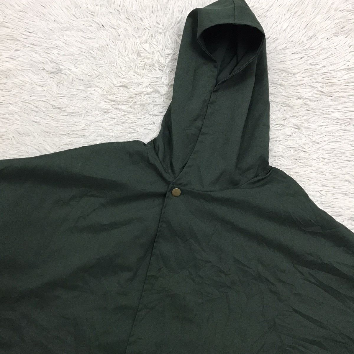 Japanese Brand VINTAGE Y2K ATTACK ON TITAN CLOAK HOODIE Size US M / EU 48-50 / 2 - 9 Thumbnail