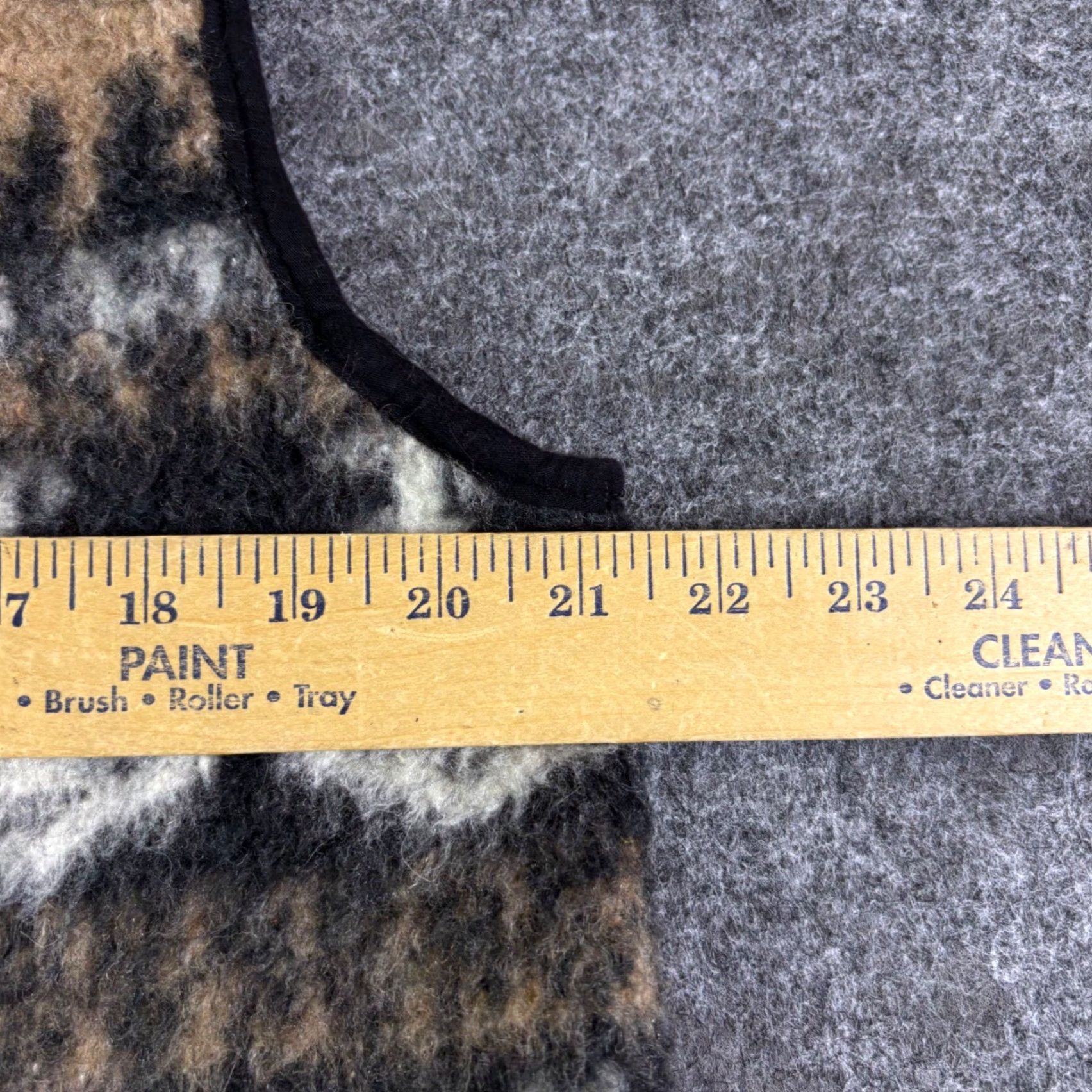 Vintage VINTAGE Unique Alpaca Animal Pattern Vest Black Tan White Graphic Print Sleeveless Wool Fleece Beaded Collarless Unlined Size M / US 6-8 / IT 42-44 - 3 Thumbnail