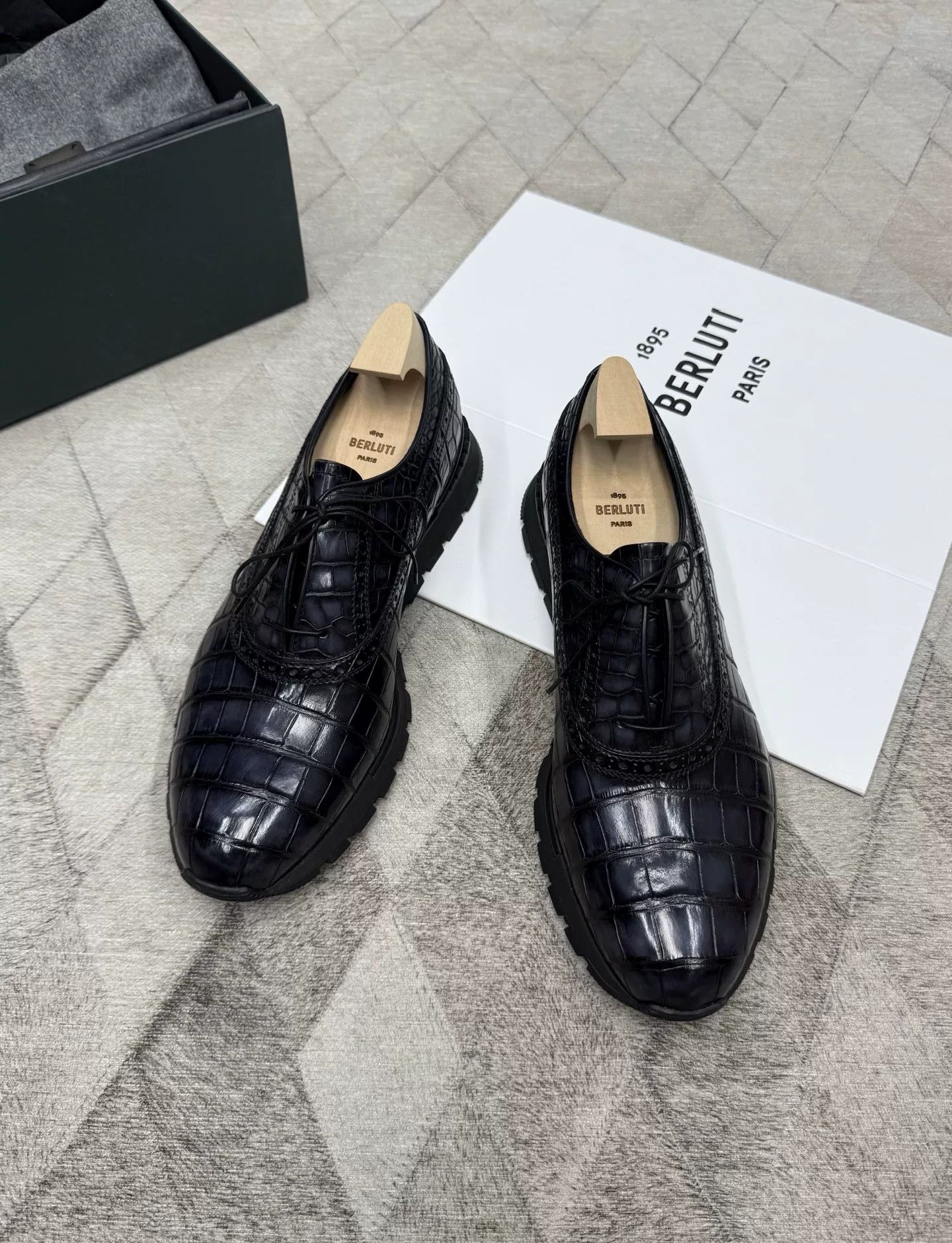 Berluti Berluti Fast Track Crocodile Leather Shoes Size US 11 / EU 44 - 1 Thumbnail