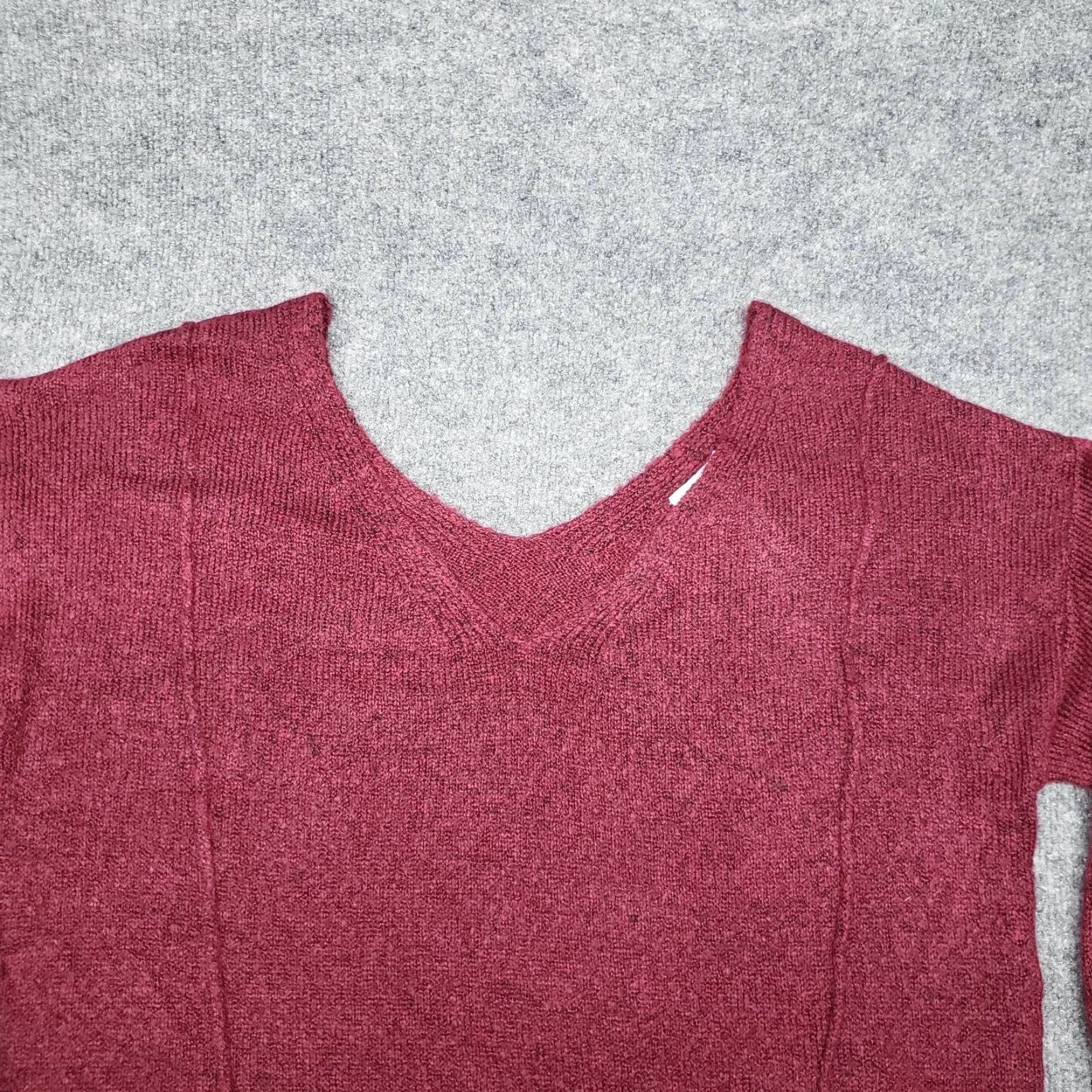 Vintage VINTAGE Rue21 Sweater Womens XS Pullover Burgundy 3/4 Sleeve V-Neck Knit New Size XS / US 0-2 / IT 36-38 - 2 Thumbnail
