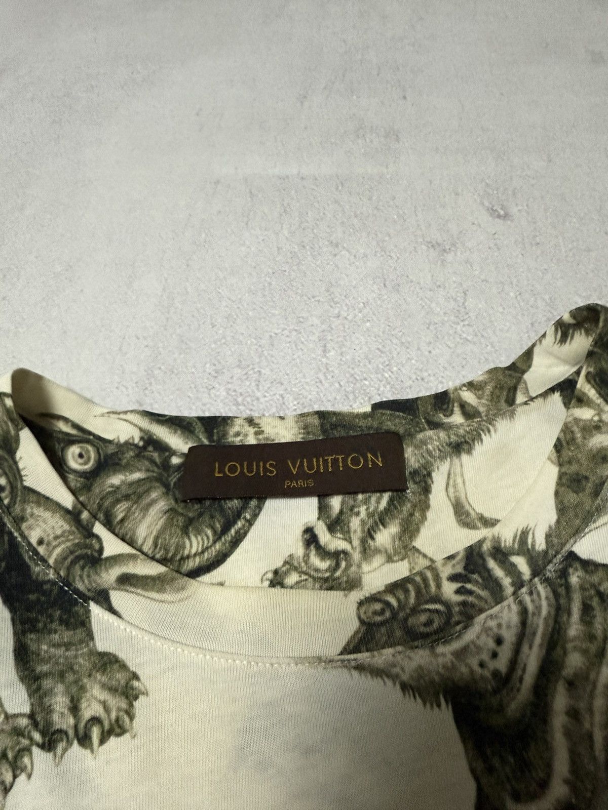 Louis Vuitton Louis Vuitton T Shirt Tee Overprinted Mens M Size Size US M / EU 48-50 / 2 - 9 Thumbnail