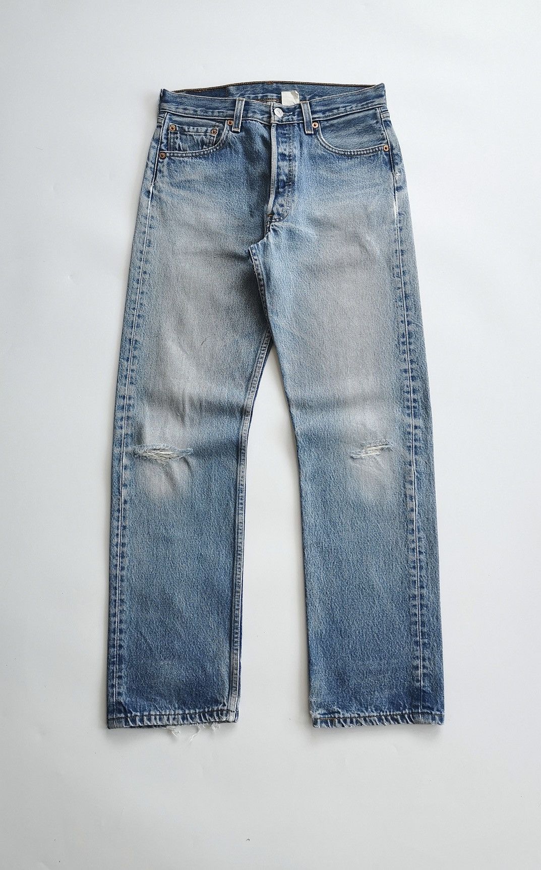 Vintage Vintage 90s Levis 501 Distressed Light Blue Faded Jeans Size US 28 / EU 44 - 1 Thumbnail
