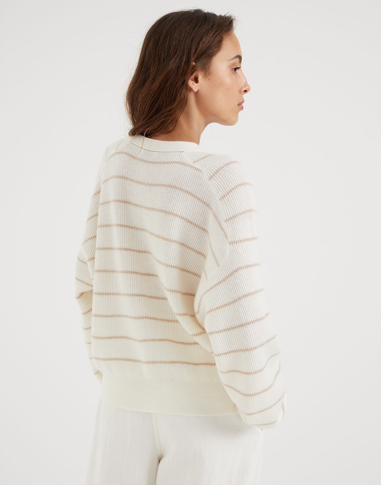 Brunello Cucinelli o1w1db10825 Sweater in White Size S / US 4 / IT 40 - 2 Thumbnail