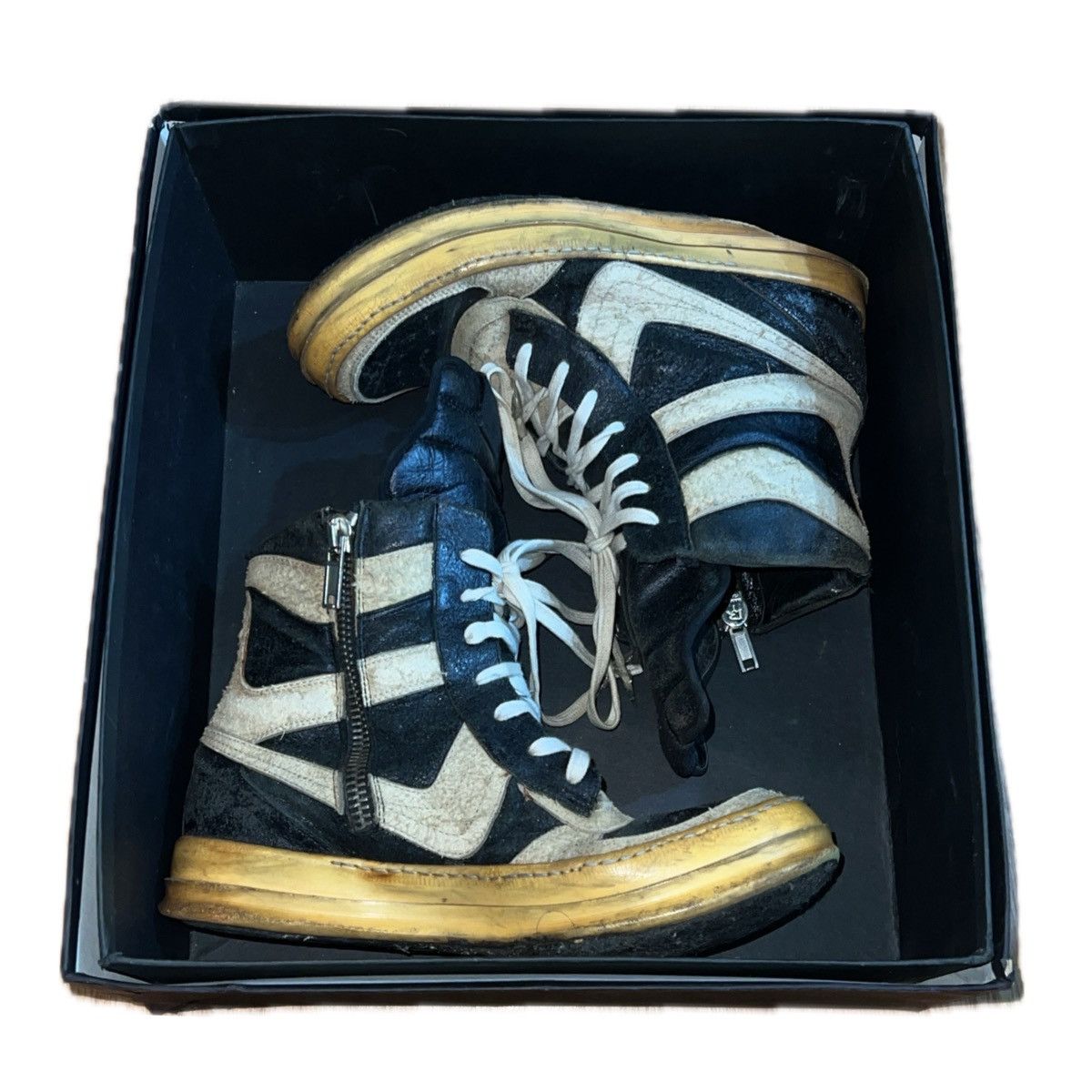 Rick Owens × Rick Owens Drkshdw Rick Owens SS09 Strutter Mohawk Oreo Dunks Size US 9 / EU 42 - 4 Thumbnail