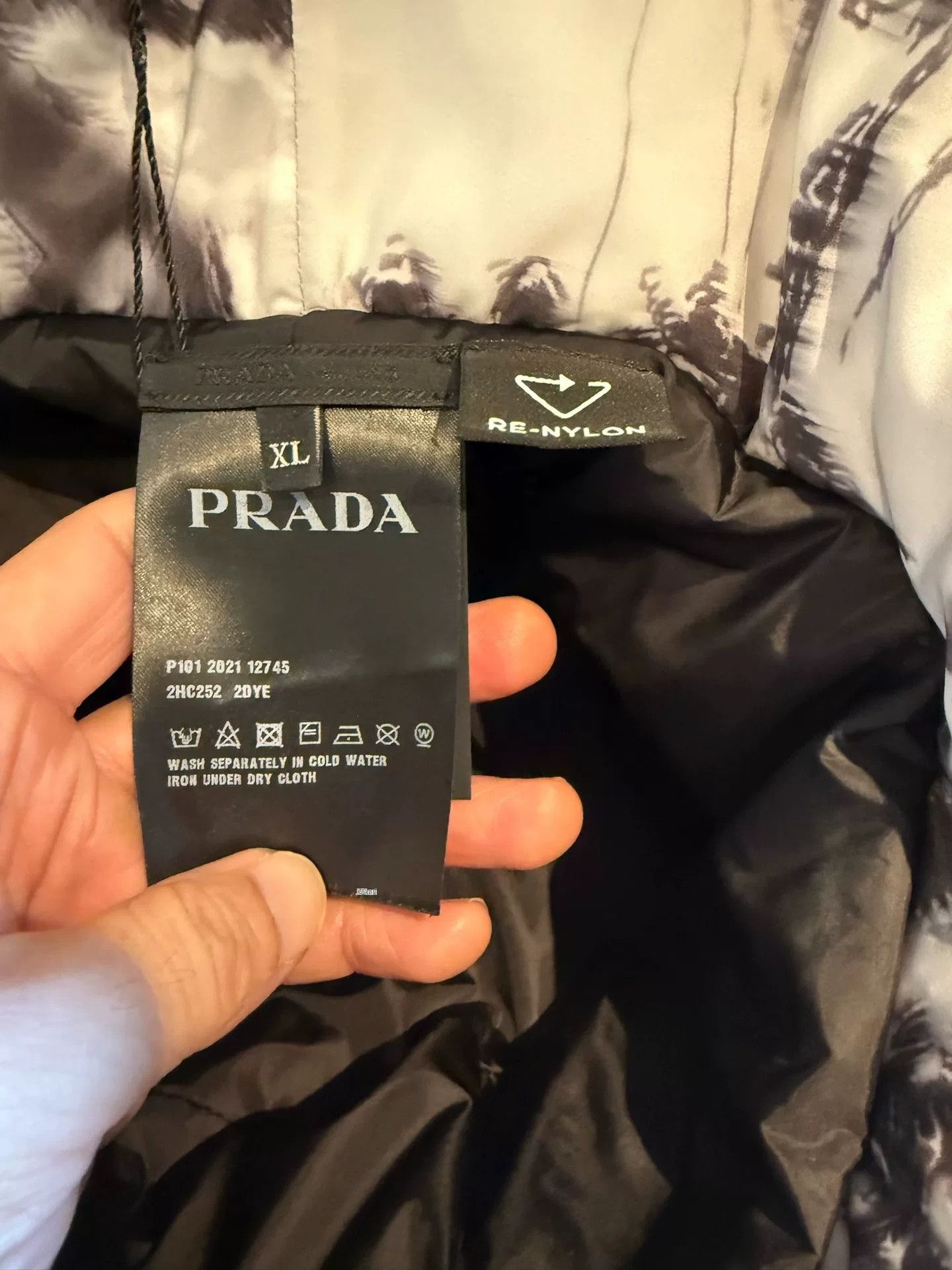Prada Prada Nylon Windproof Rainproof Bucket Hat 60cm Size ONE SIZE - 3 Thumbnail
