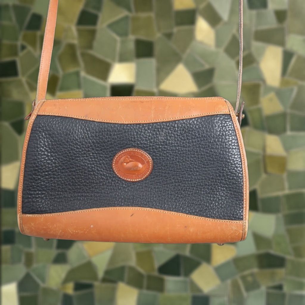 VINTAGE Dooney & Bourke Crossbody Bag Purse Leather Black Tan Small 90s Womens Zip 11x7x3 Fans Work Casual Mens Women Girls