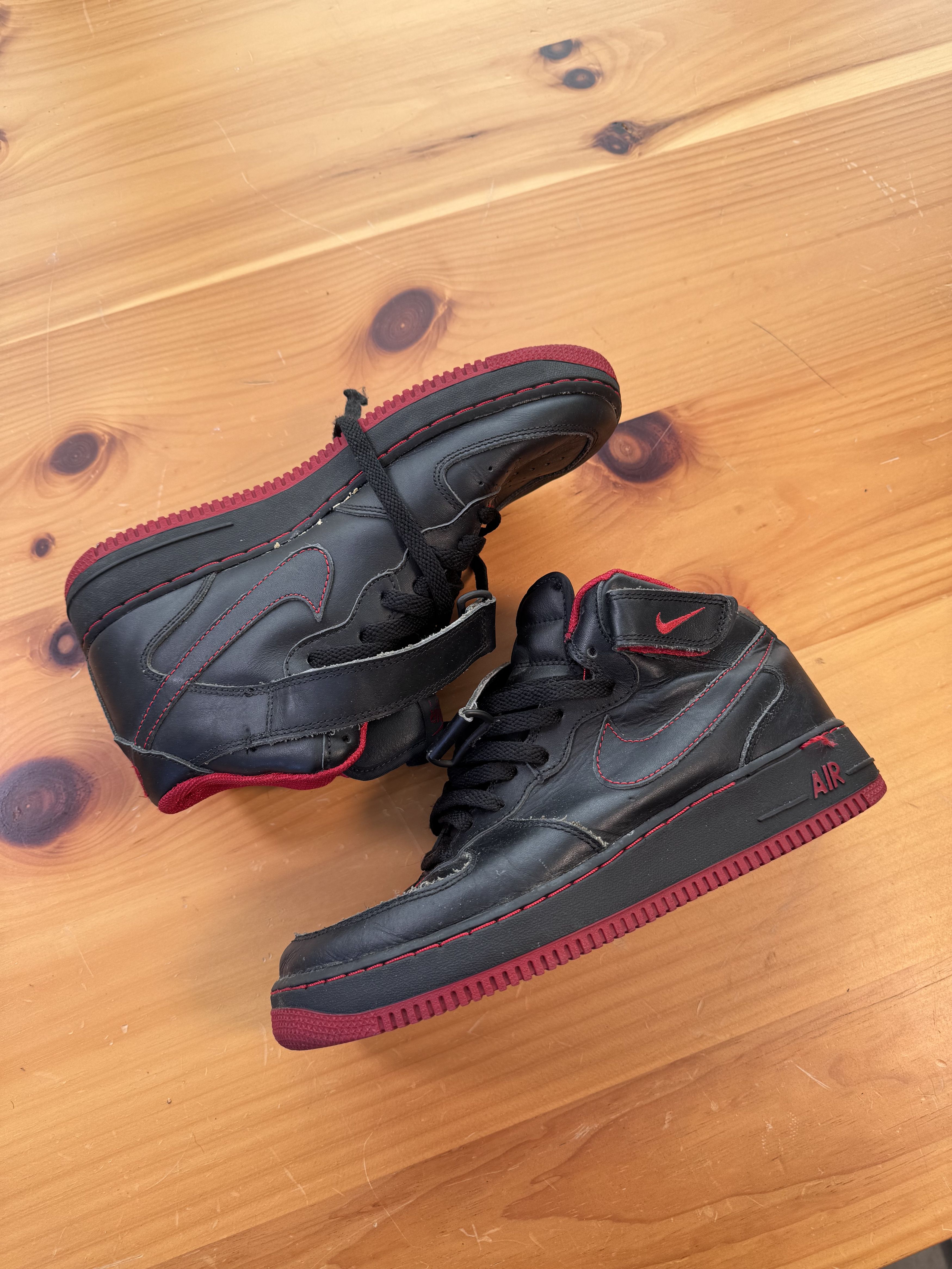 Nike 2002 Nike Air Force 1 Mid Black Red Contrast stitch Size US 9 / EU 42 - 1 Thumbnail