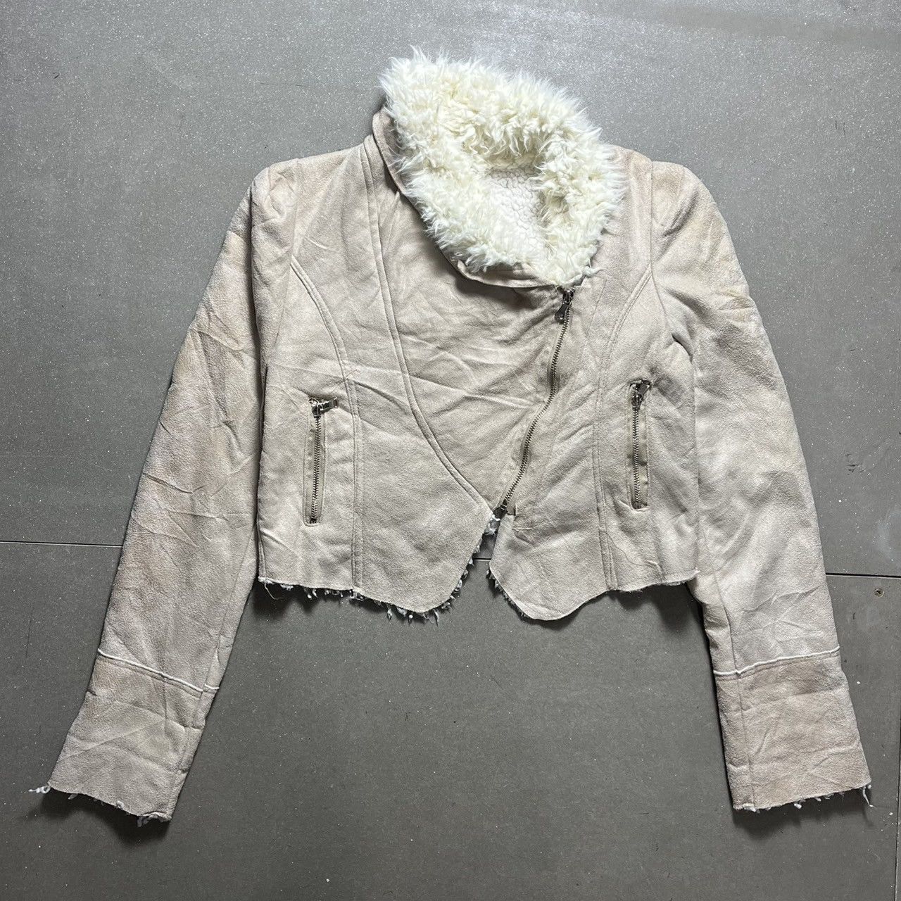 Le Grande Bleu (L.G.B.) Unknown Brand Faux Fur Cropped Jacket Size M / US 6-8 / IT 42-44 - 1 Thumbnail