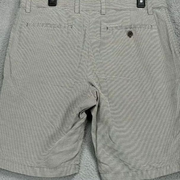 Banana Republic Banana Republic Khakis Shorts Men 34 Black/White Stripe Flat Front Casual Pocket Size US 34 / EU 50 - 2 Thumbnail
