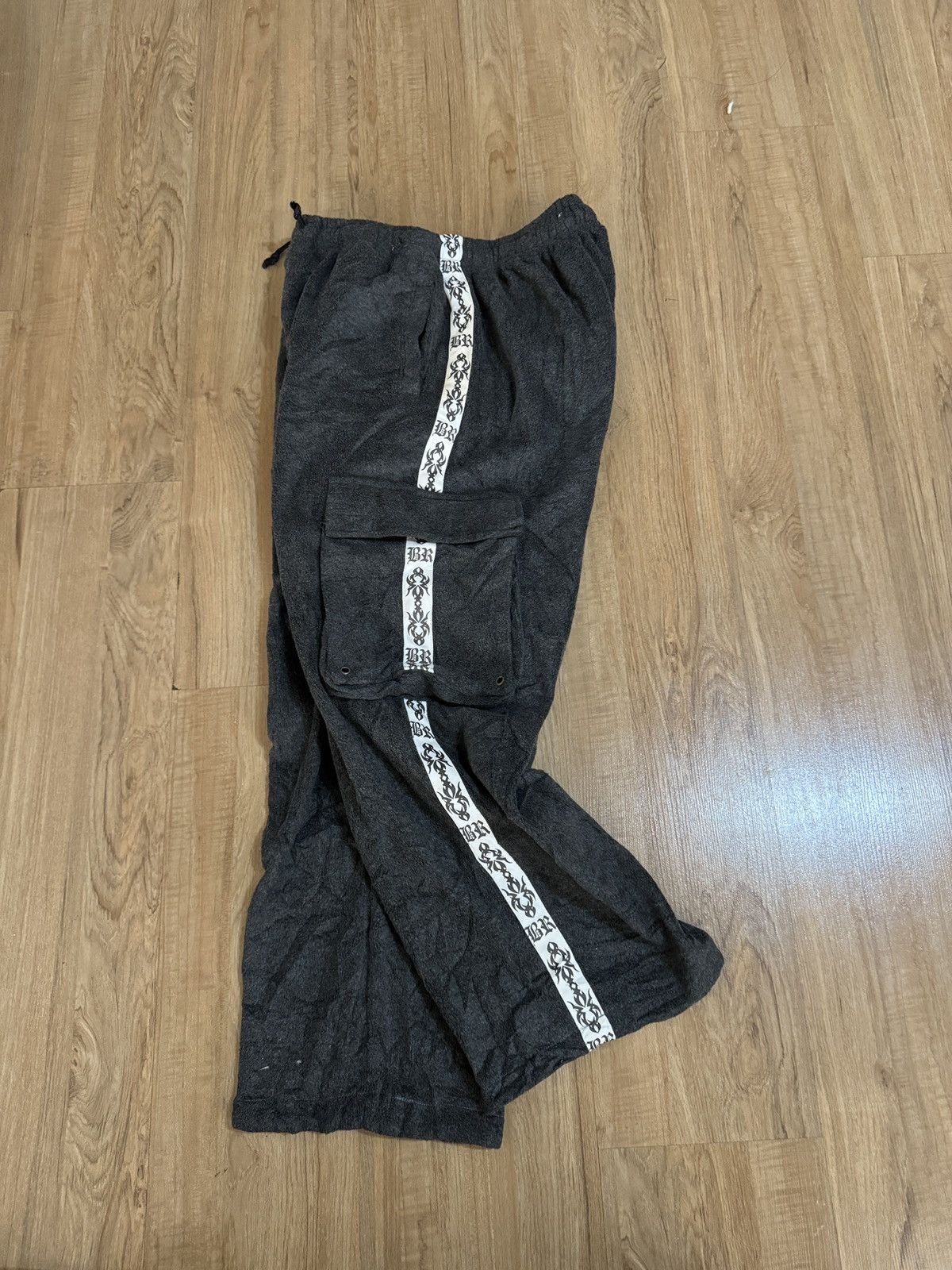 Seditionaries MENS BAGGY CARGO SWEATPANTS Size US 35 - 1 Thumbnail