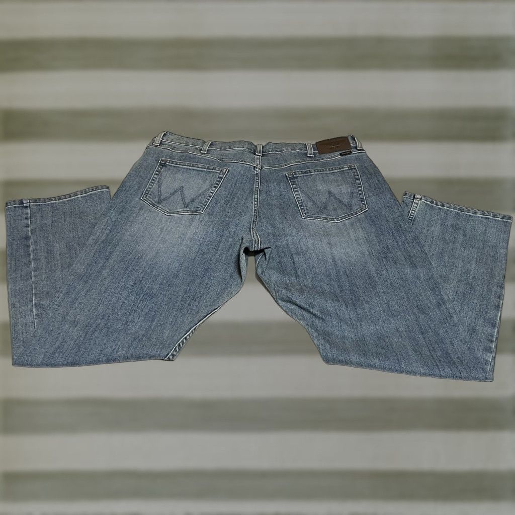 Wrangler Wrangler Athletic Fit Jeans Mens 38x30 Blue Denim 5-Pocket Zip Logo NWT Ridge Cowboy Casual Tapered Stretch Cotton Blend Jeans Shirt? Size US 38 / EU 54 - 1 Thumbnail