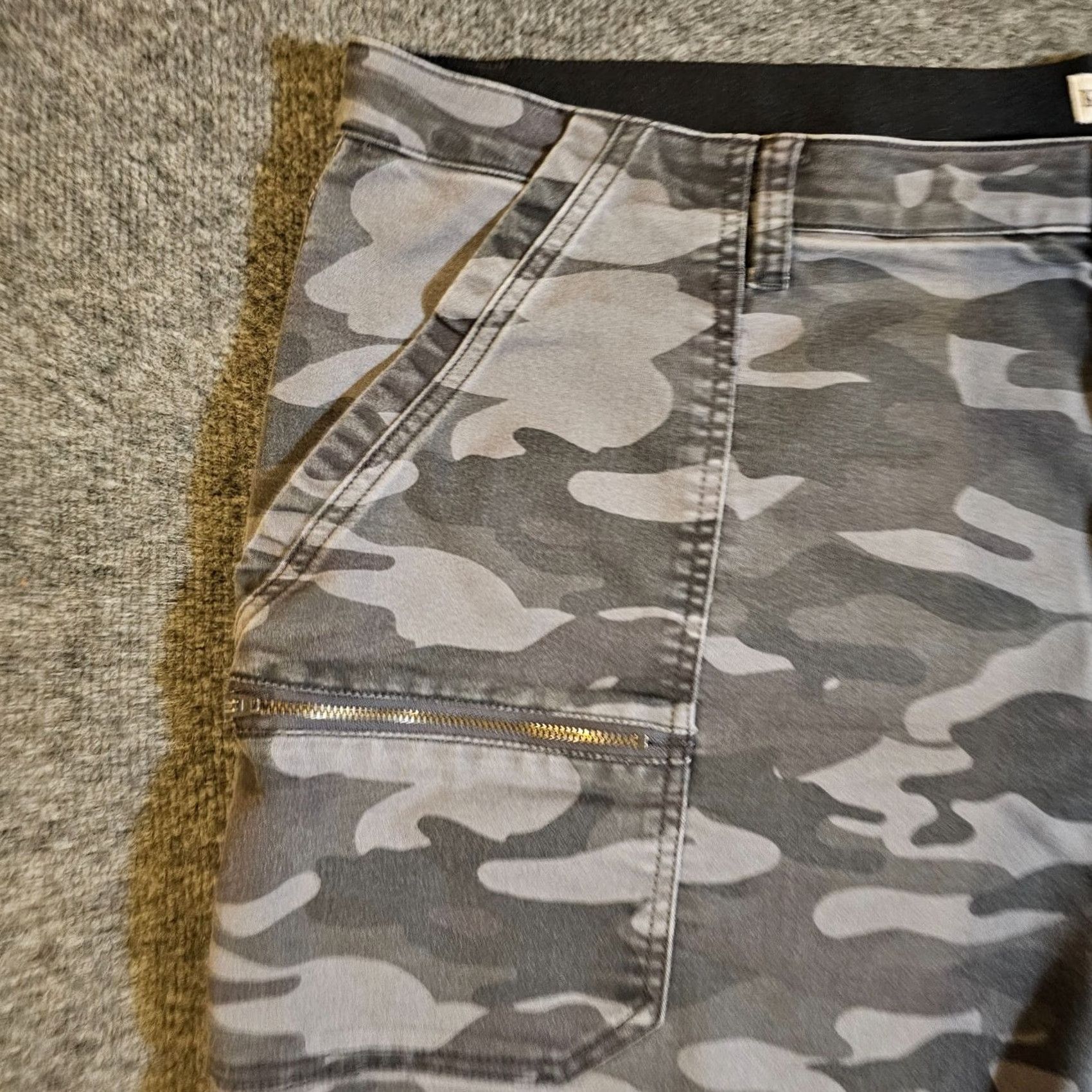 Vintage Knox Rose Jeans Womens 26W Gray Camo Skinny Stretch Elastic Waist Zippers Casual Mens Womens Girls Boys Size 26" / US 2 / IT 38 - 5 Thumbnail