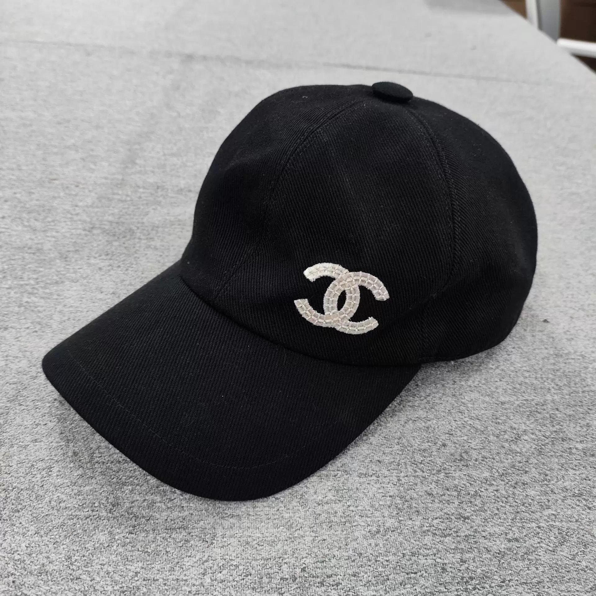 Chanel Black Embroidered Baseball Cap Size ONE SIZE - 1 Thumbnail