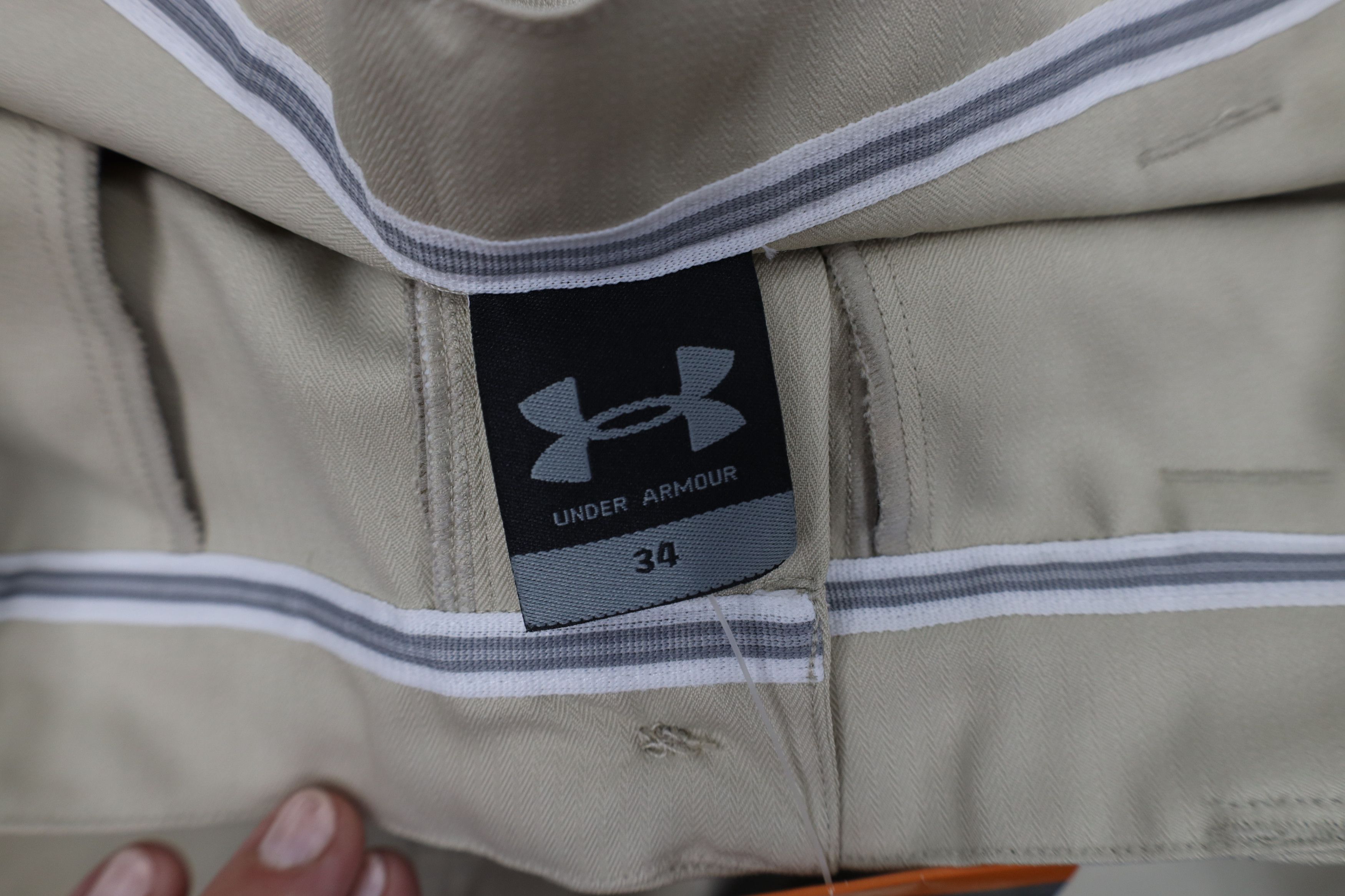 Under Armour Deadstock Vintage Y2K 2005 Under Armour Cargo Shorts Beige Size US 34 / EU 50 - 10 Thumbnail