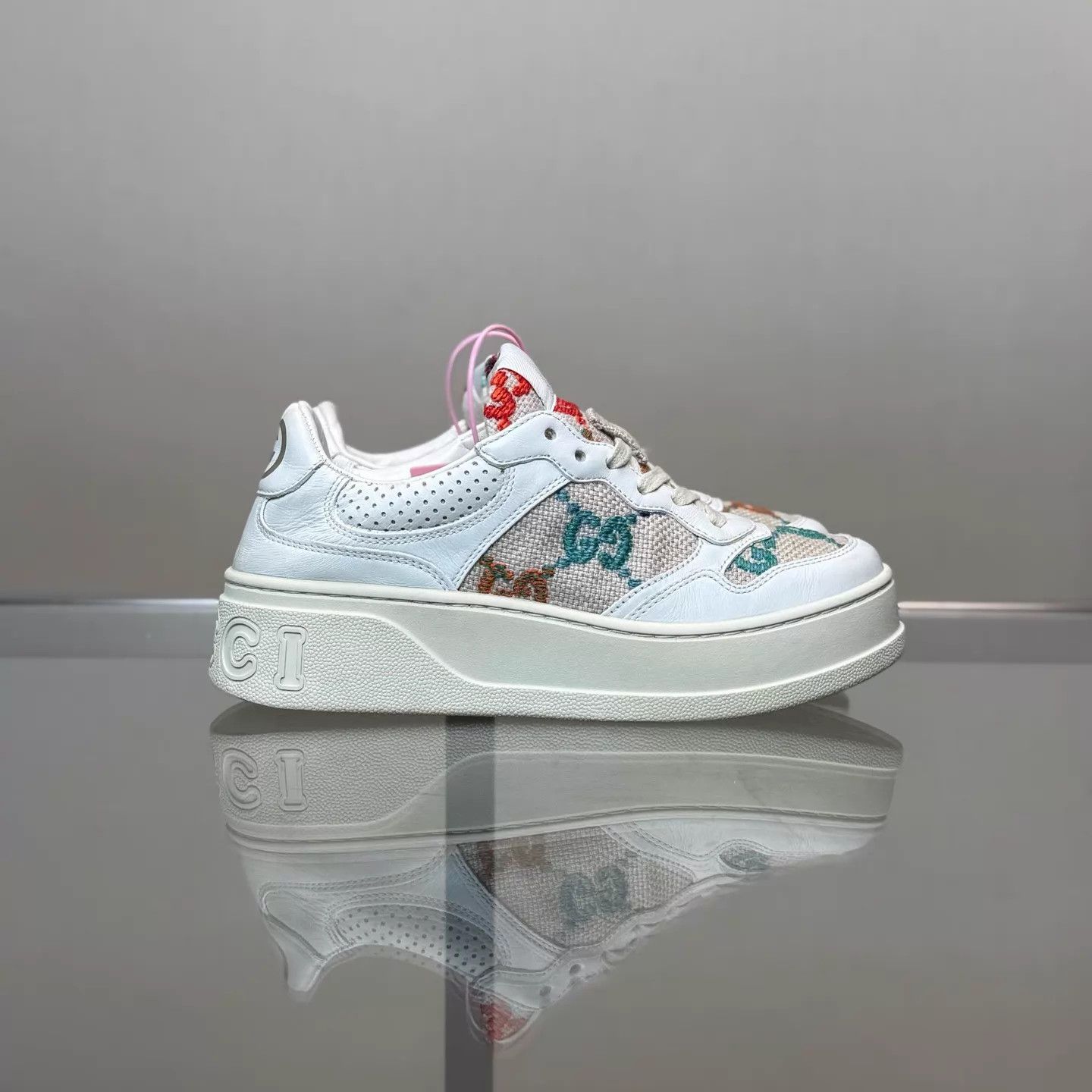 Gucci Gucci Women's White Embroidered GG Biscuit Sneakers Size US 5.5 / IT 35.5 - 3 Thumbnail