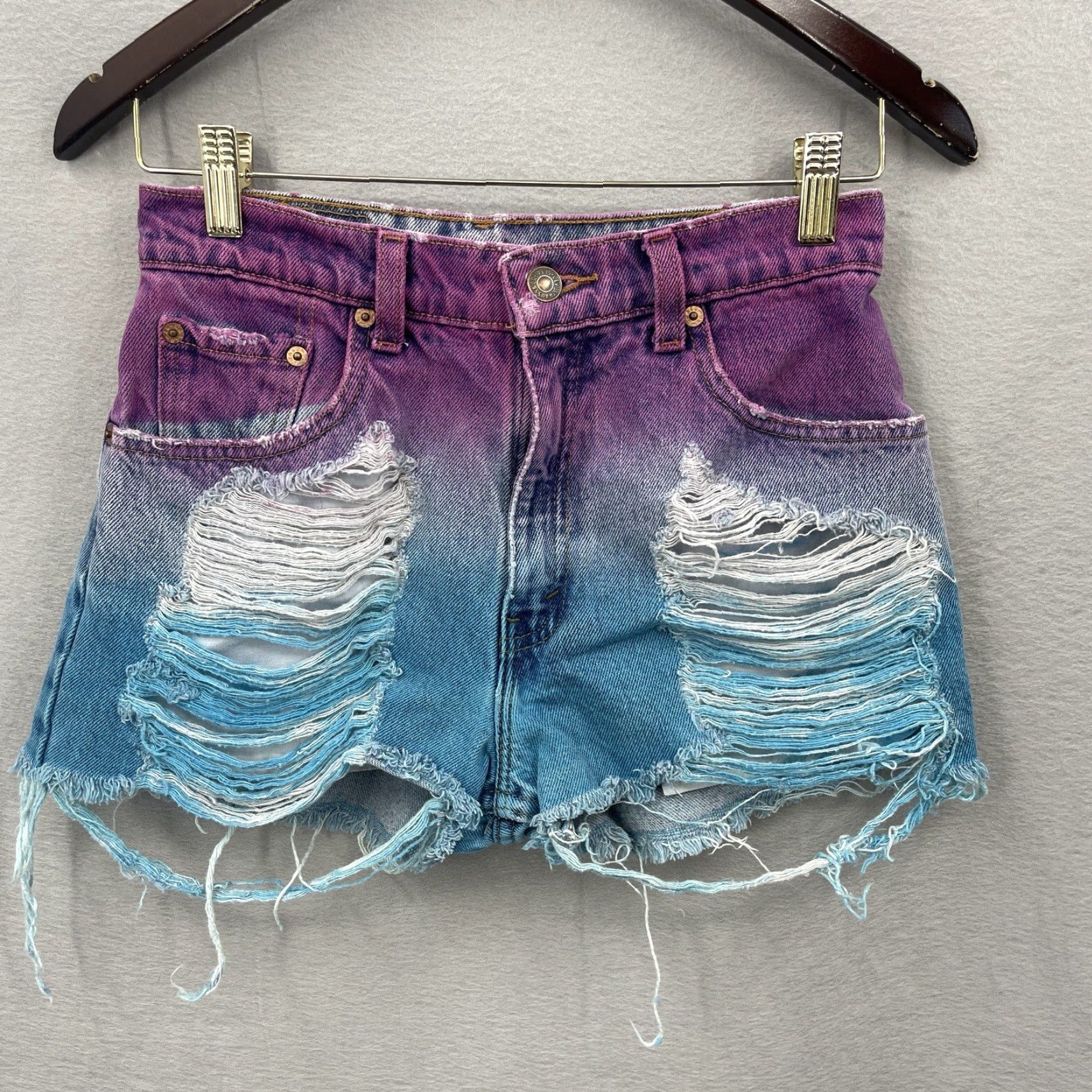 Levi's VINTAGE Levi's Boho Cut-Off Shorts Womens 7 JR Distressed Denim Blue 90s Size 28" / US 6 / IT 42 - 3 Thumbnail
