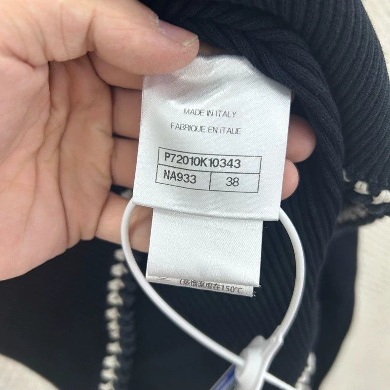 Chanel 22C black bottom knitwear sweater