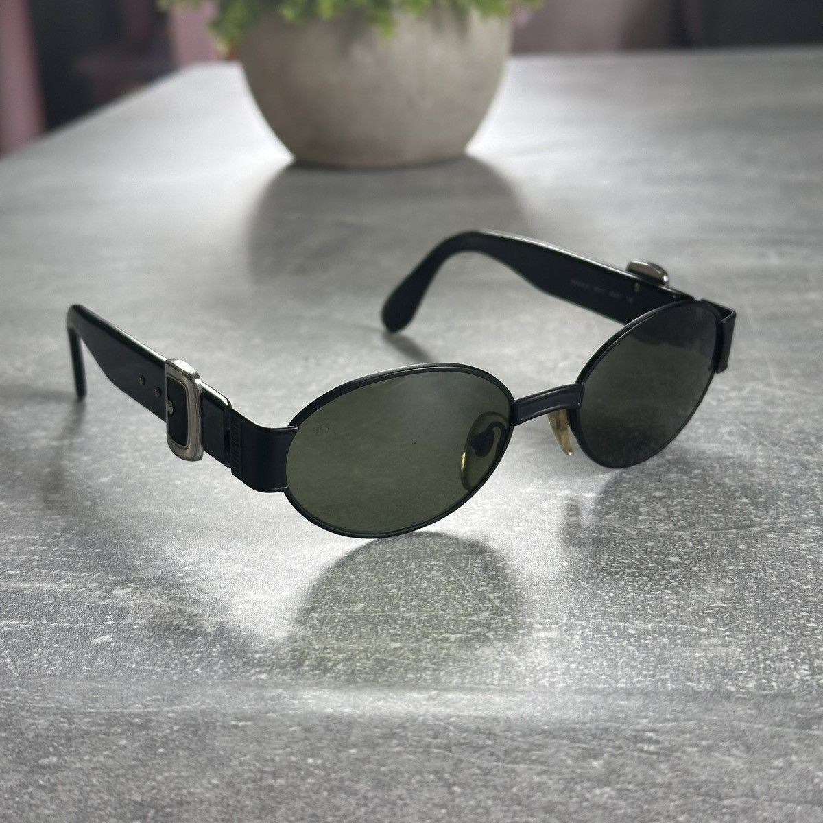 Designer × Moschino × Vintage Moschino sunglasses MM3002-S Size ONE SIZE - 2 Thumbnail