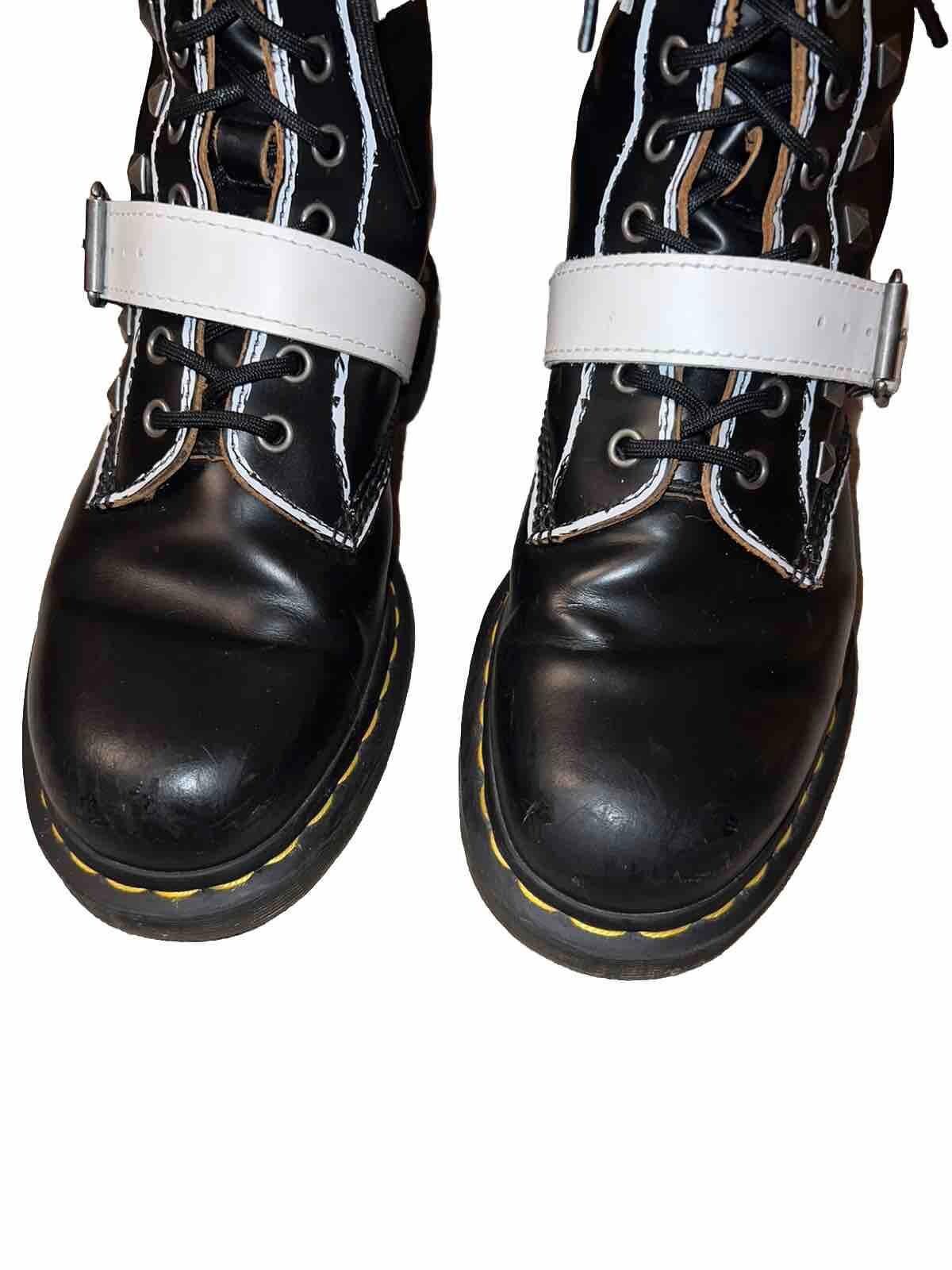 Dr. Martens Dr Martens 1490 Joska Stud Buckle Boots Black/White W9 M8 Size US 9 / IT 39 - 5 Thumbnail