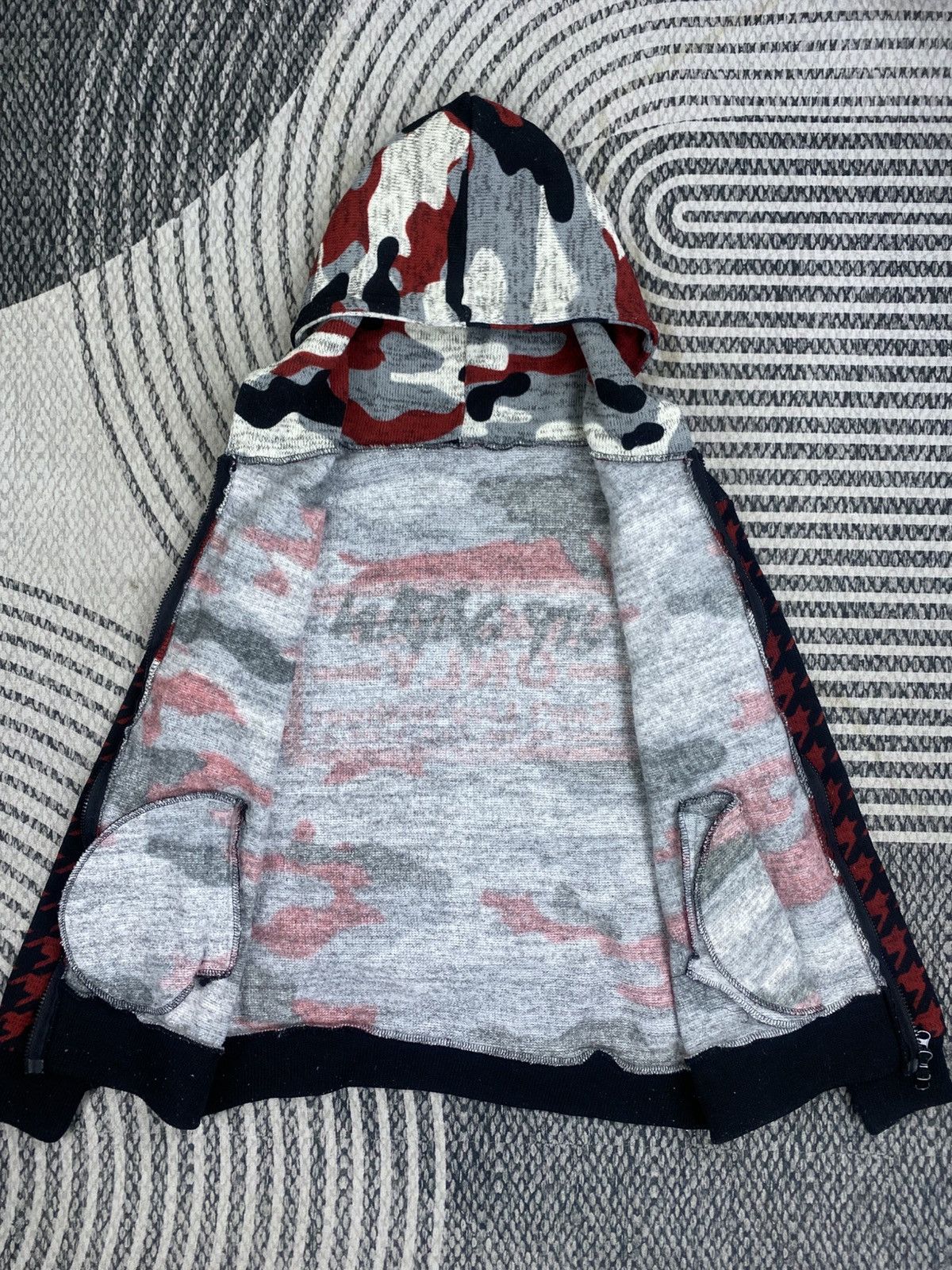 Japanese Brand Vintage Japanese Brand VIP Japan Only Bigbang Sweater Hooded Size US L / EU 52-54 / 3 - 5 Thumbnail
