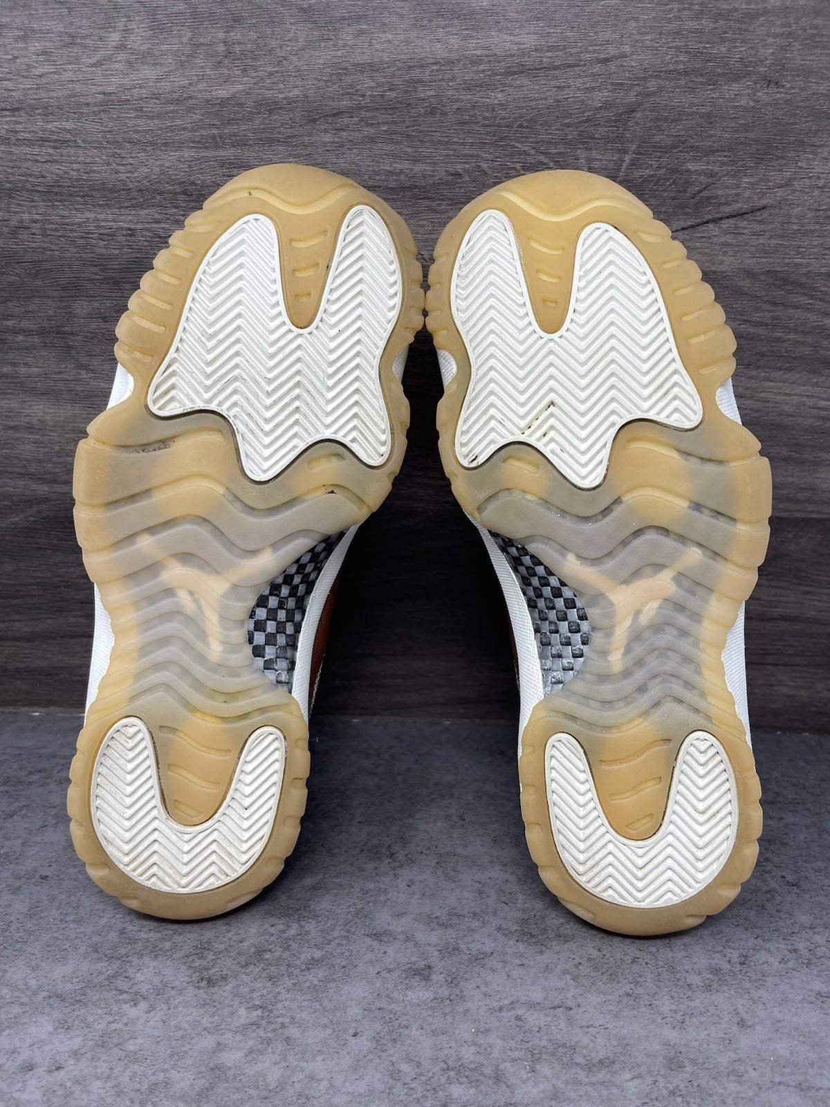 Jordan Brand Air Jordan 11 Low Rose Gold Womens Size 9 Sneakers Size US 9 / IT 39 - 8 Thumbnail