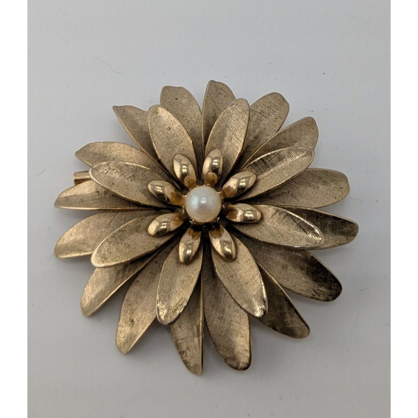 Other Vintage Cottagecore Gold-Tone Flower Brooch With Faux Pearl Size ONE SIZE - 5 Thumbnail