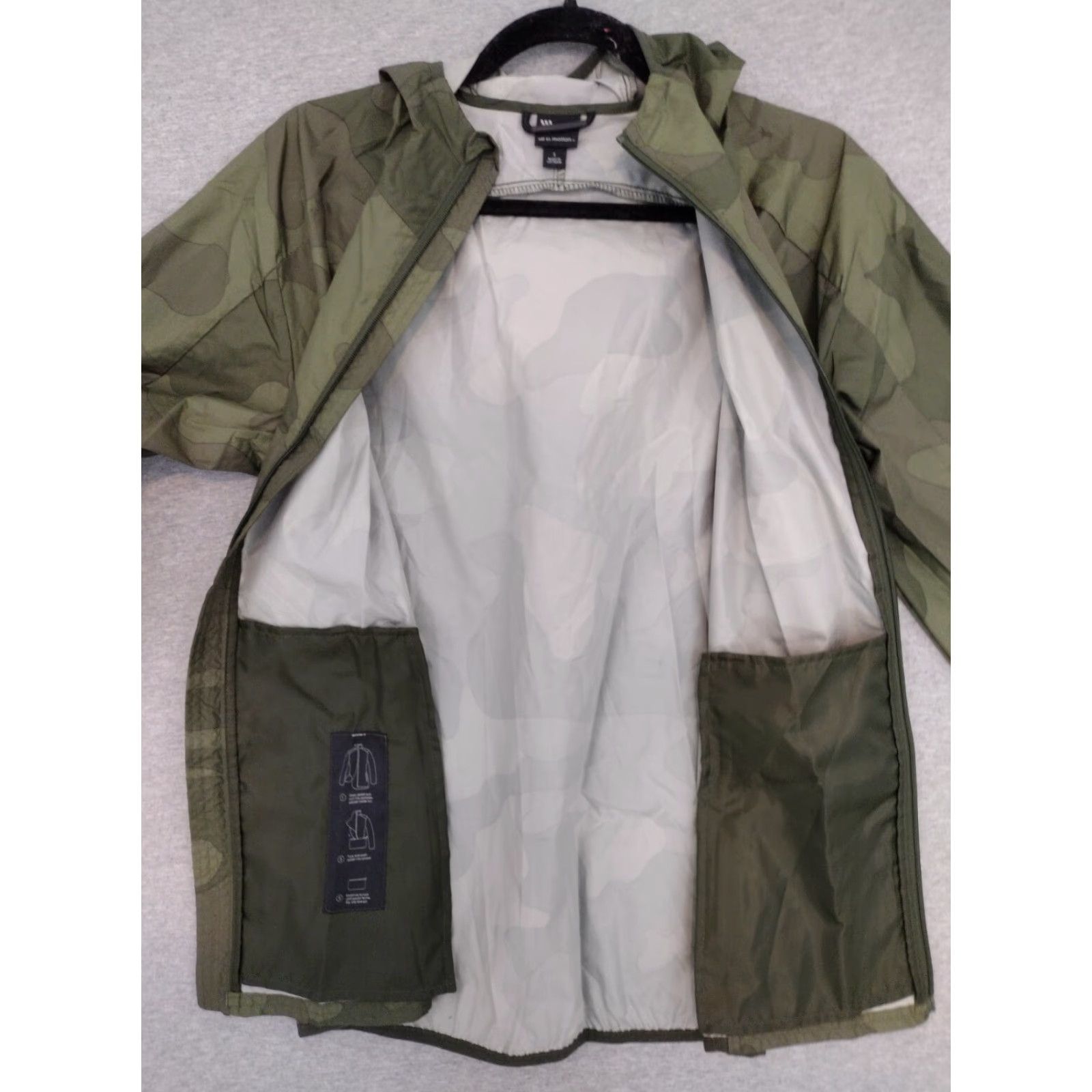 Vintage All In Motion Mens Hooded Windbreaker Jacket Olive Green Camo S Jacket Men Hooded Windbreaker Olive Green Camouflage S Mens Size US S / EU 44-46 / 1 - 4 Thumbnail