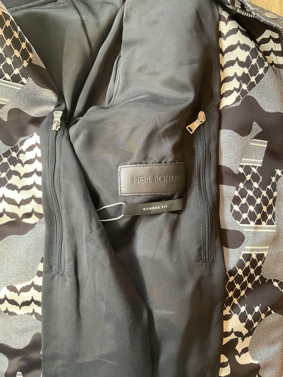 Neil Barrett Neil Barrett Multi Camo Bomber Size S Size US S / EU 44-46 / 1 - 8 Thumbnail
